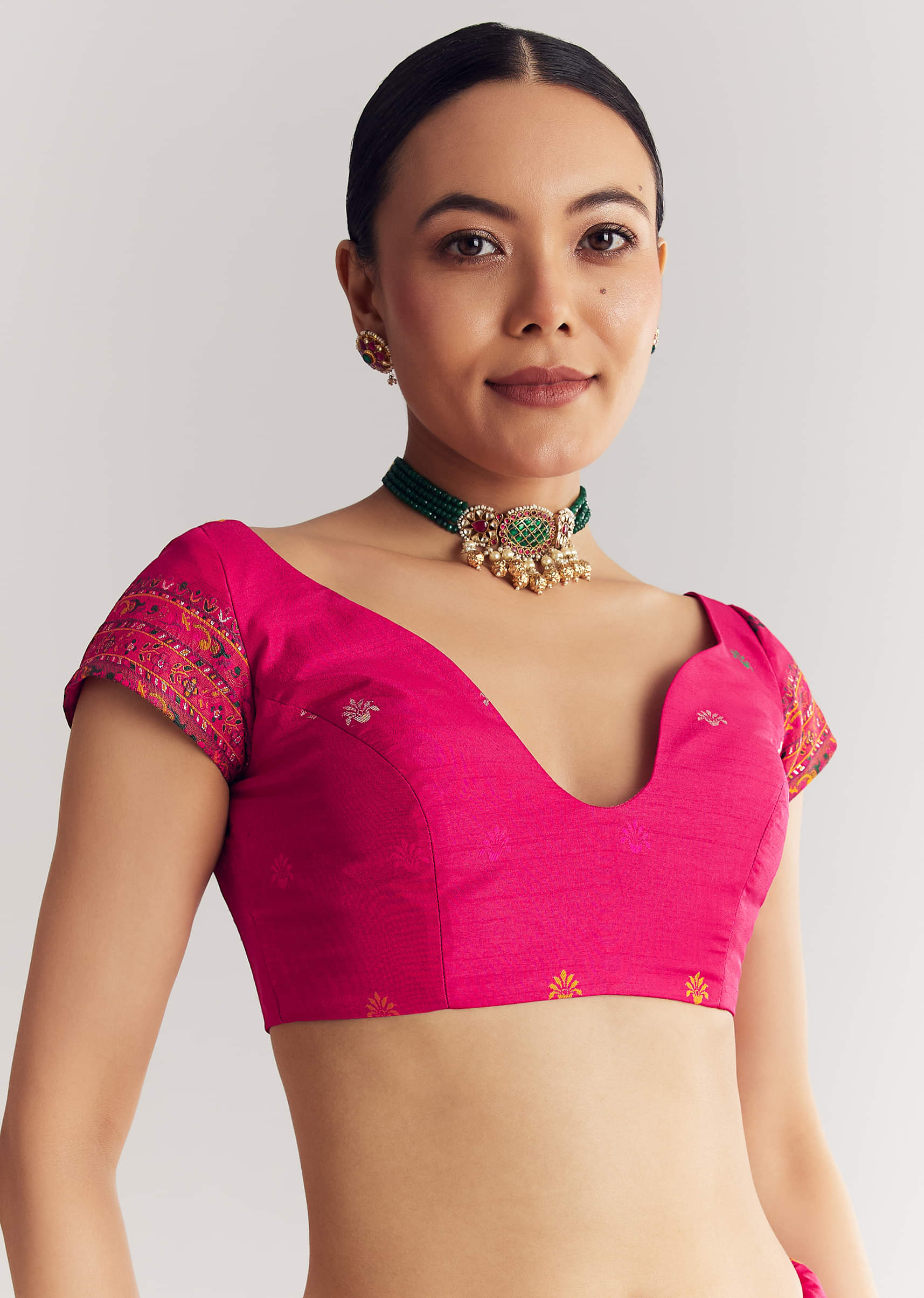 pink-traditional-floral-and-jaal-woven-saree-sg314382-7_6b78fbcf-104d-45fe-9332-a16c646fa51c.jpg
