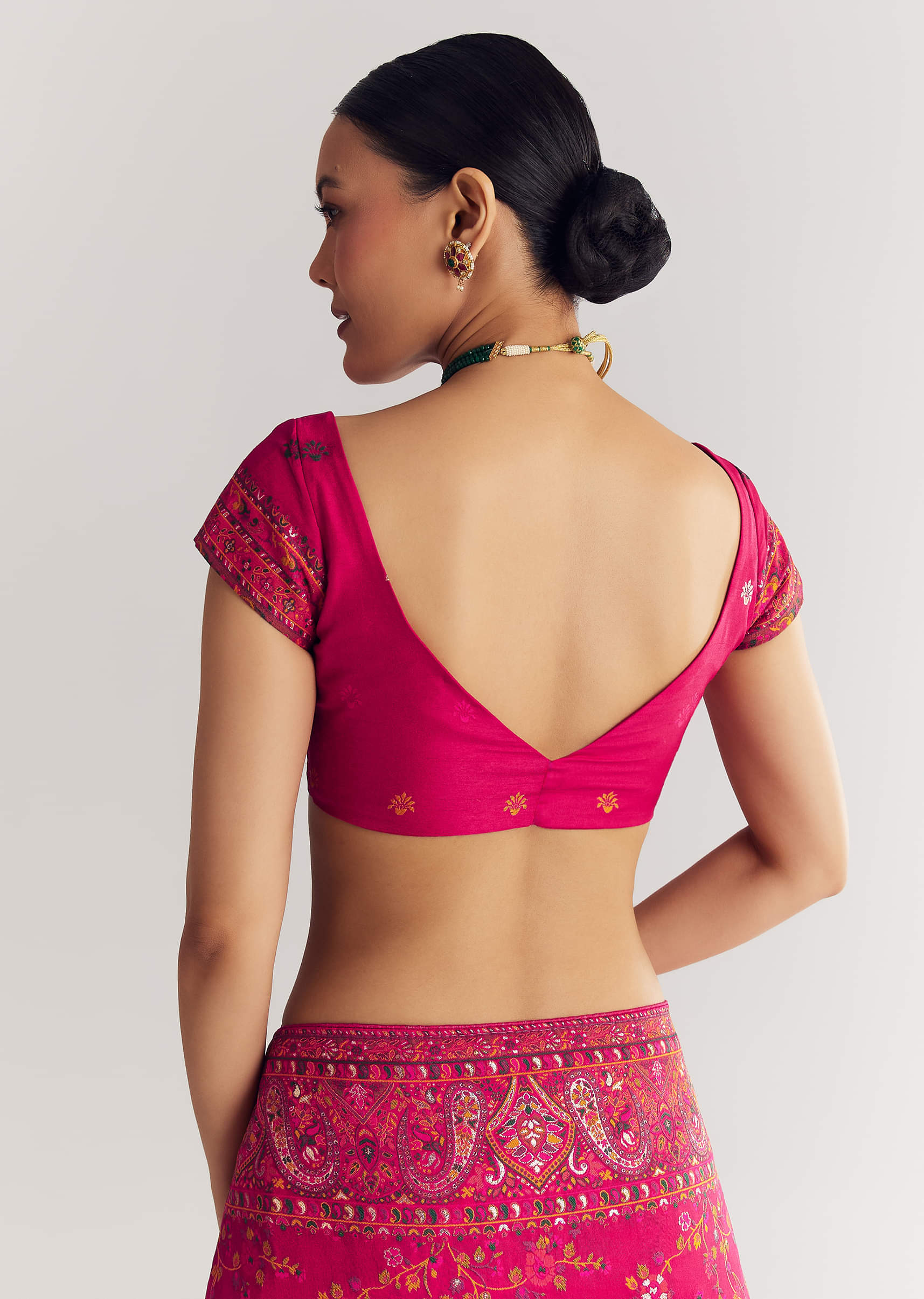 pink-traditional-floral-and-jaal-woven-saree-sg314382-8_e653eb46-dd43-4895-aa81-c04c01da2b8f.jpg