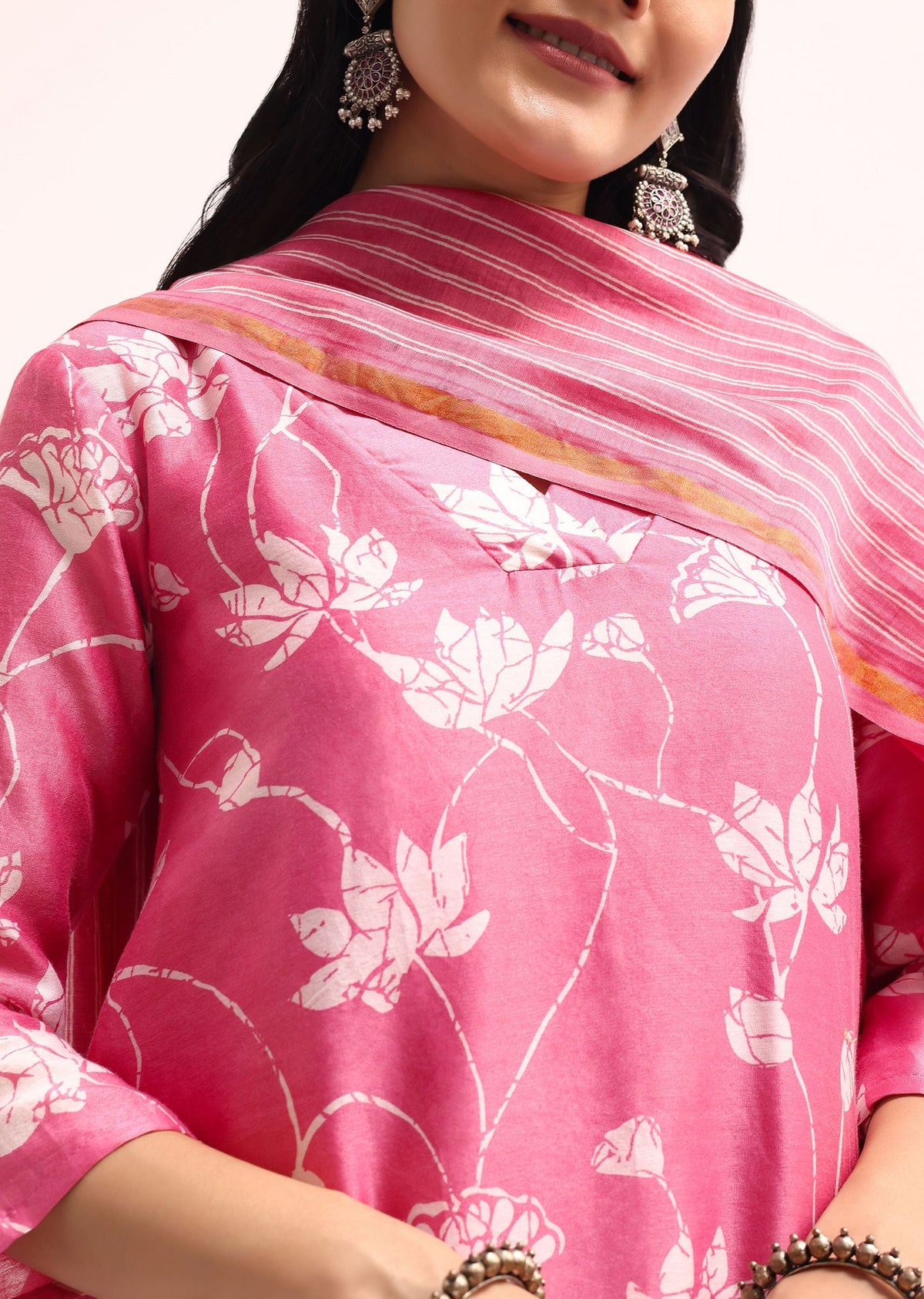 pink_chanderi_kurta_set_with_dupatta-sg216916_5_f9c72179-ea9a-4891-851e-9b89fa588173.jpg