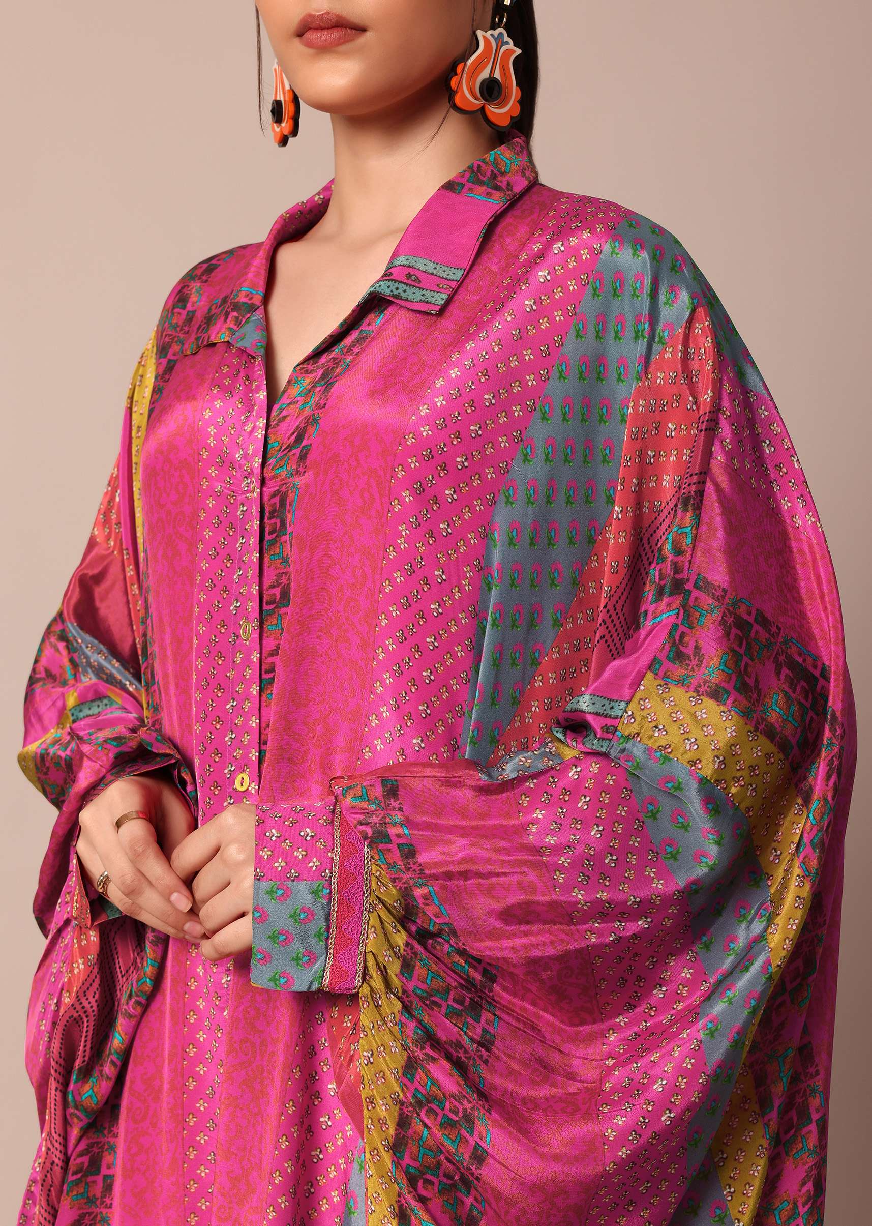 pink_printed_kaftaan_set_with_metal_coins_detailing_-sg210308_5_adbc2bb6-ea4d-4fbd-a44e-68c26c8f84ba.jpg