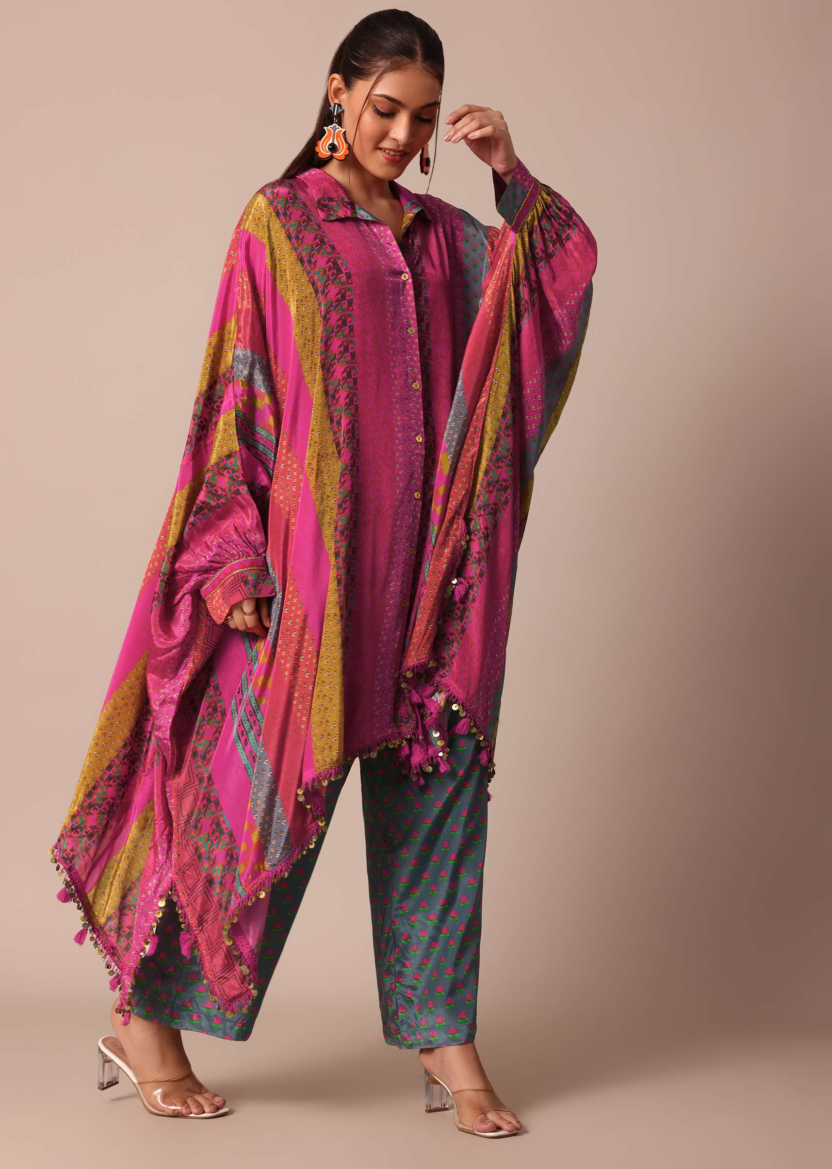 pink_printed_kaftaan_set_with_metal_coins_detailing_-sg210308_8_c60d1632-7c36-4815-a16b-d4d50397cb1a.jpg