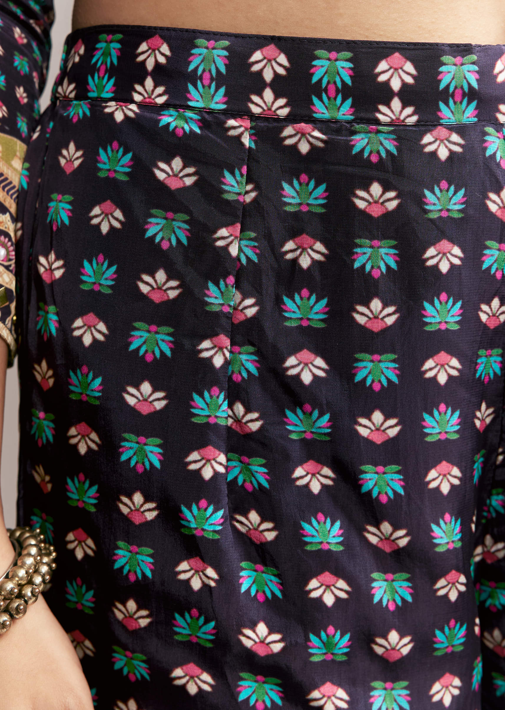 purple-printed-sharara-set-sg339515-6.jpg
