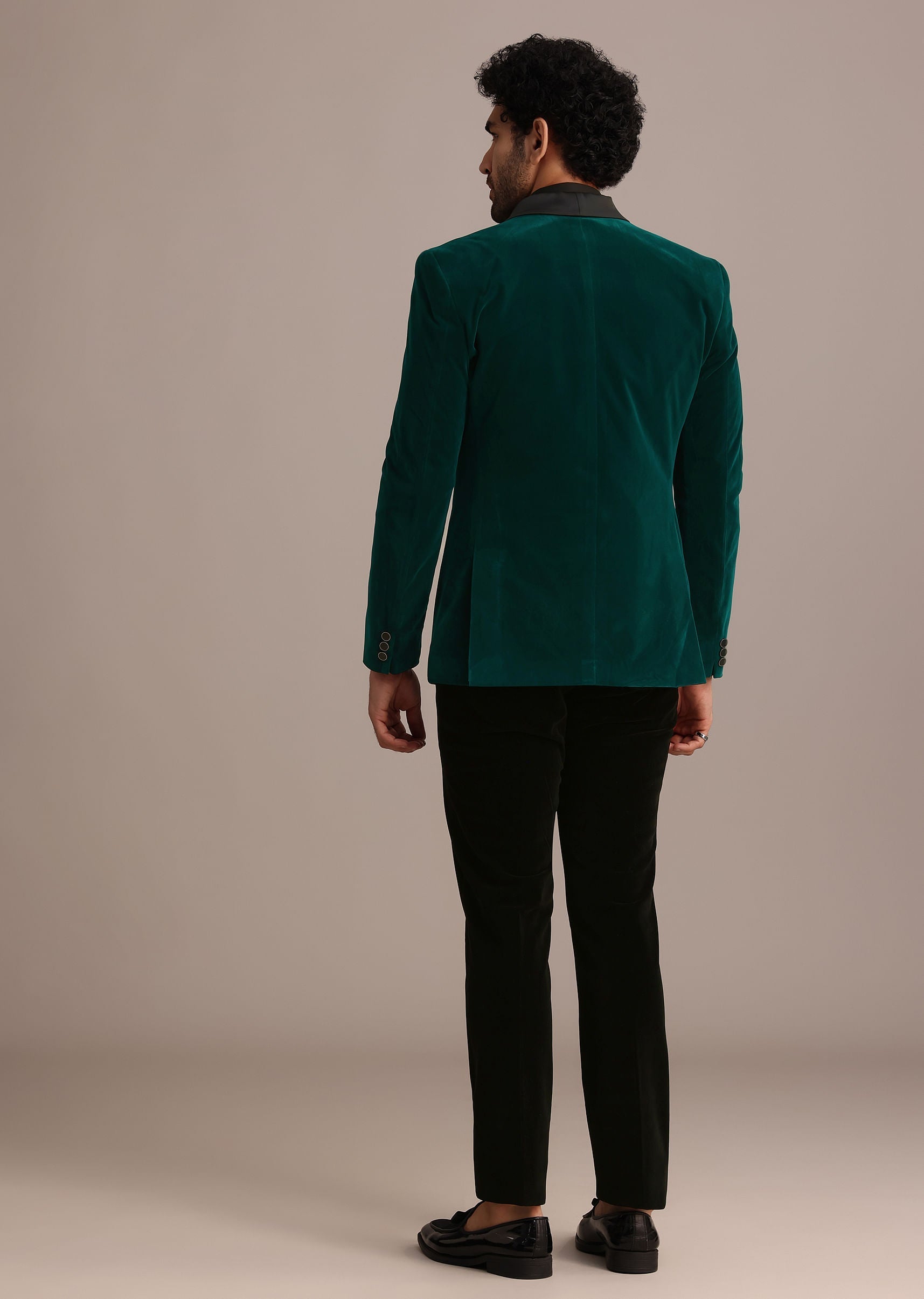 rama_blue_velvet_tuxedo-sg248404_9_c7e7d92d-3c93-4a70-8cc4-d22578a1a0eb.jpg