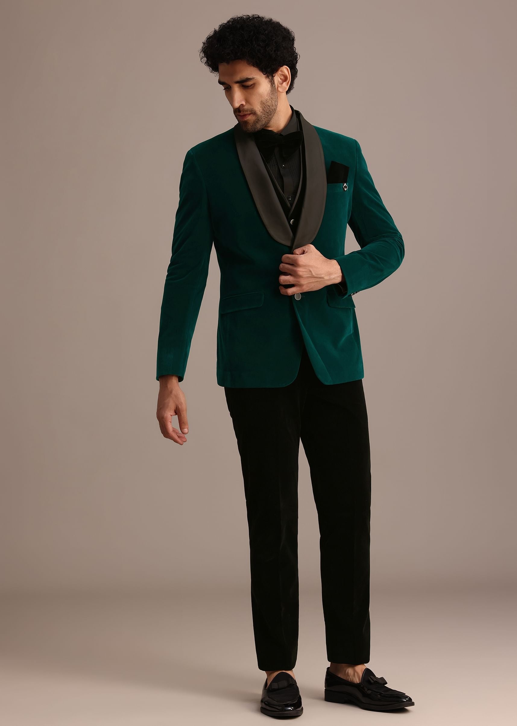 rama_blue_velvet_tuxedo_suit-sg248404_2_9db5f0a1-bd4d-4945-8baa-d6eeb0e6c570.jpg