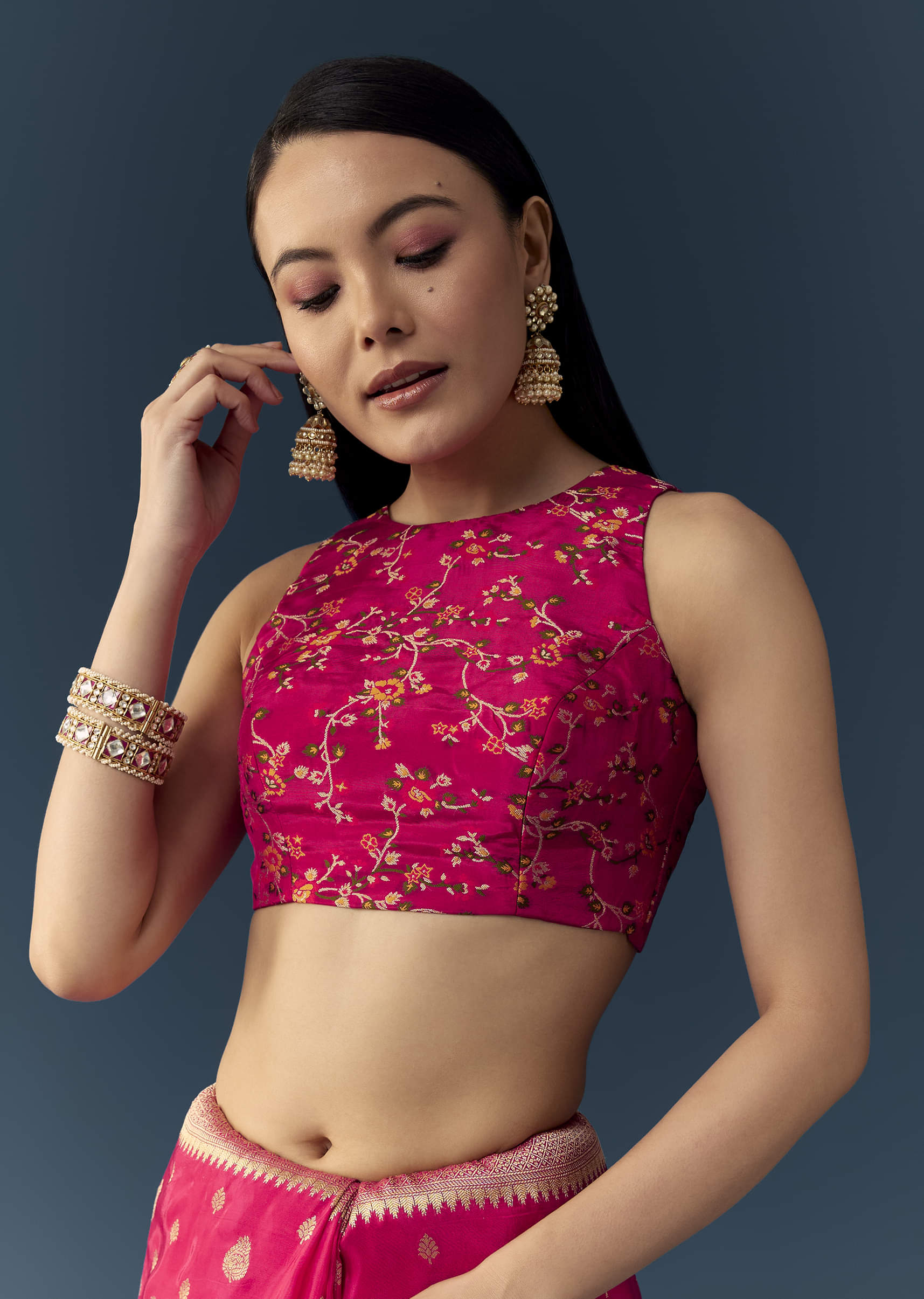 rani-pink-dola-silk-brocade-woven-saree-with-unstitched-blouse-sg350714-7.jpg
