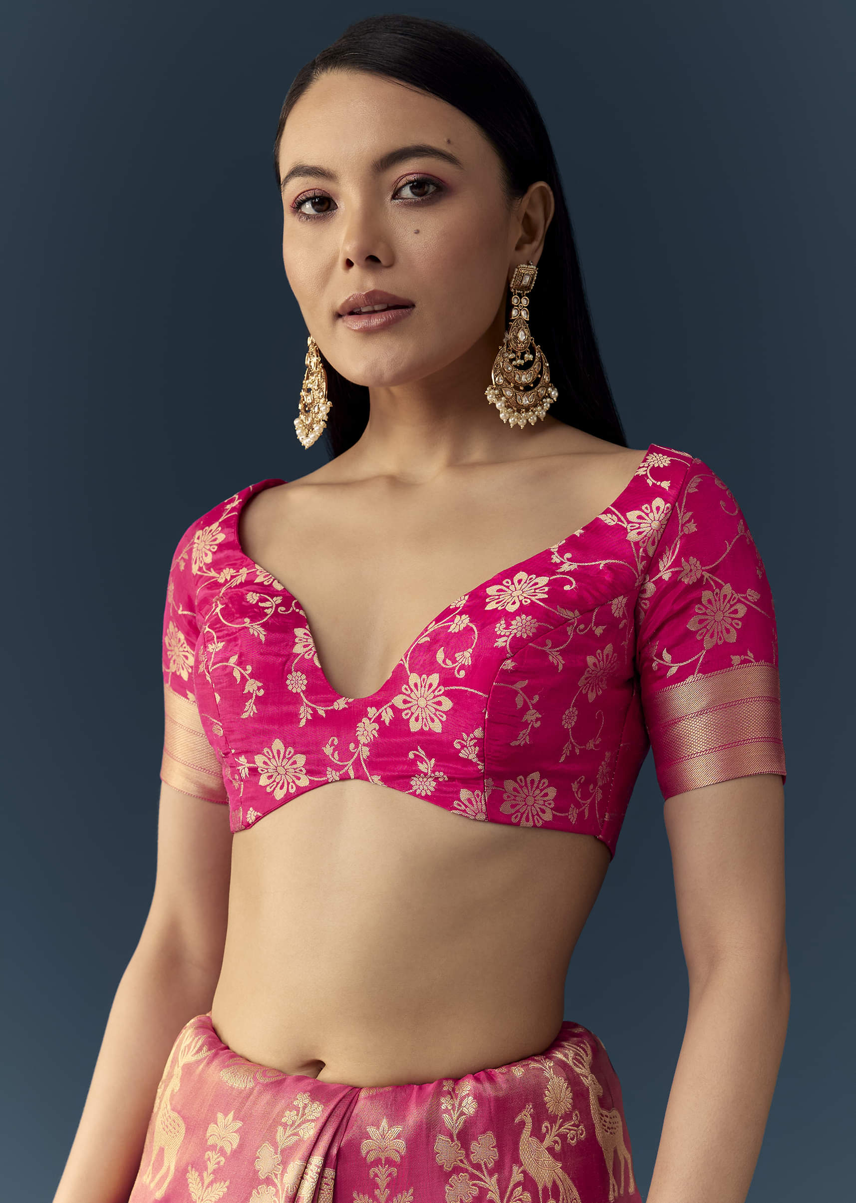 rani-pink-zari-weave-saree-with-brocade-blouse-fabric-sg350482-7.jpg
