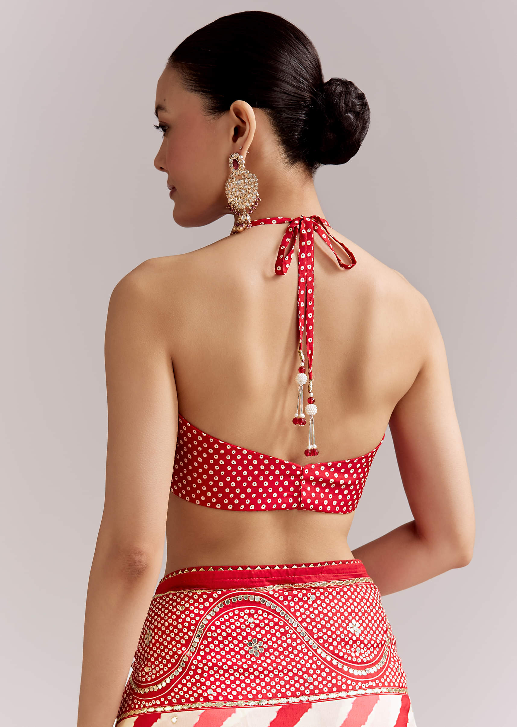 red-and-off-white-silk-saree-with-lehariya-and-bandhani-print-sg351935-8.jpg