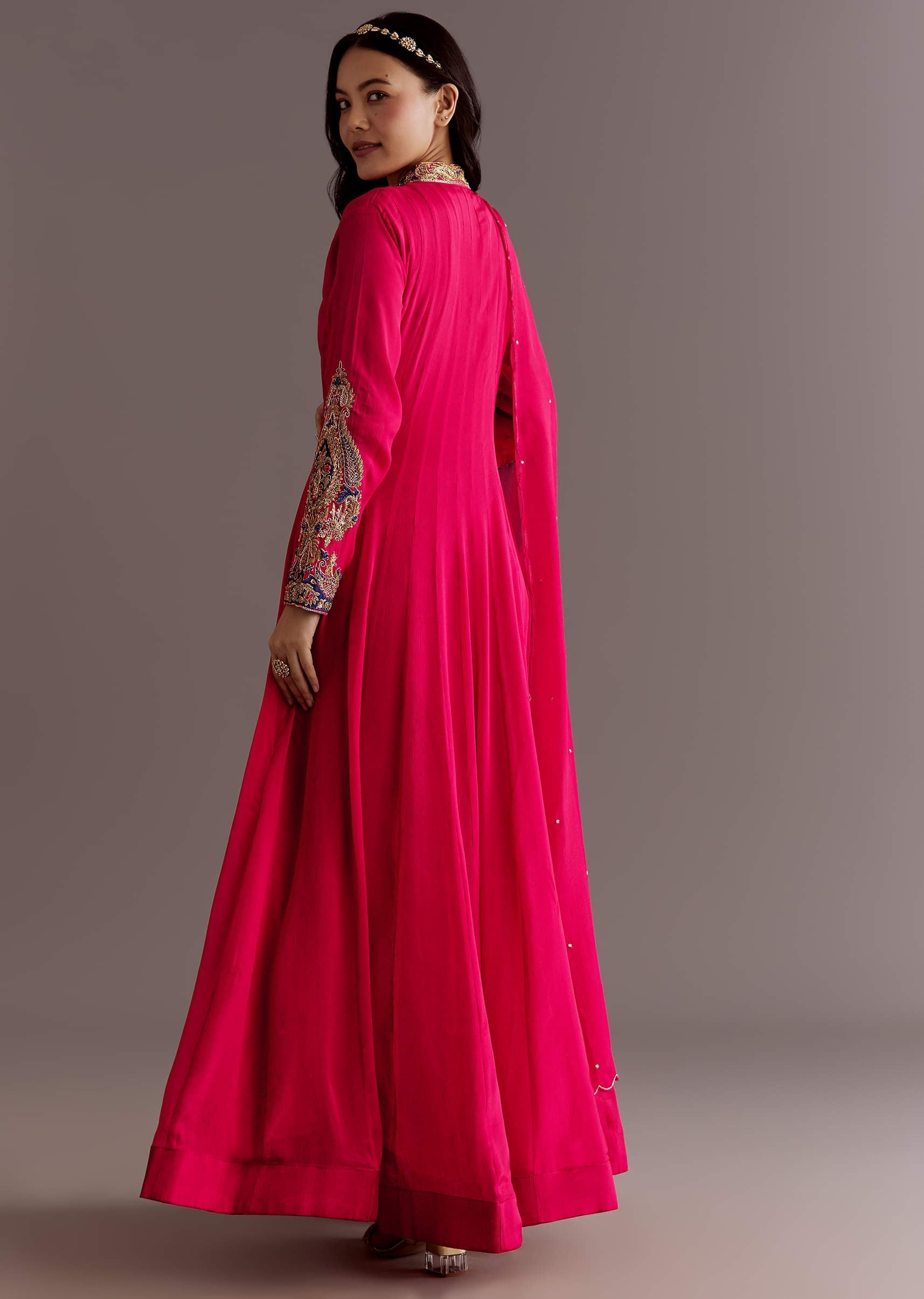 red-chinon-zardosi-anarkali-suit-with-cutdana-dupatta-sg316023-5_b20e7c46-23f7-4731-a01a-415dbdc311bc.jpg