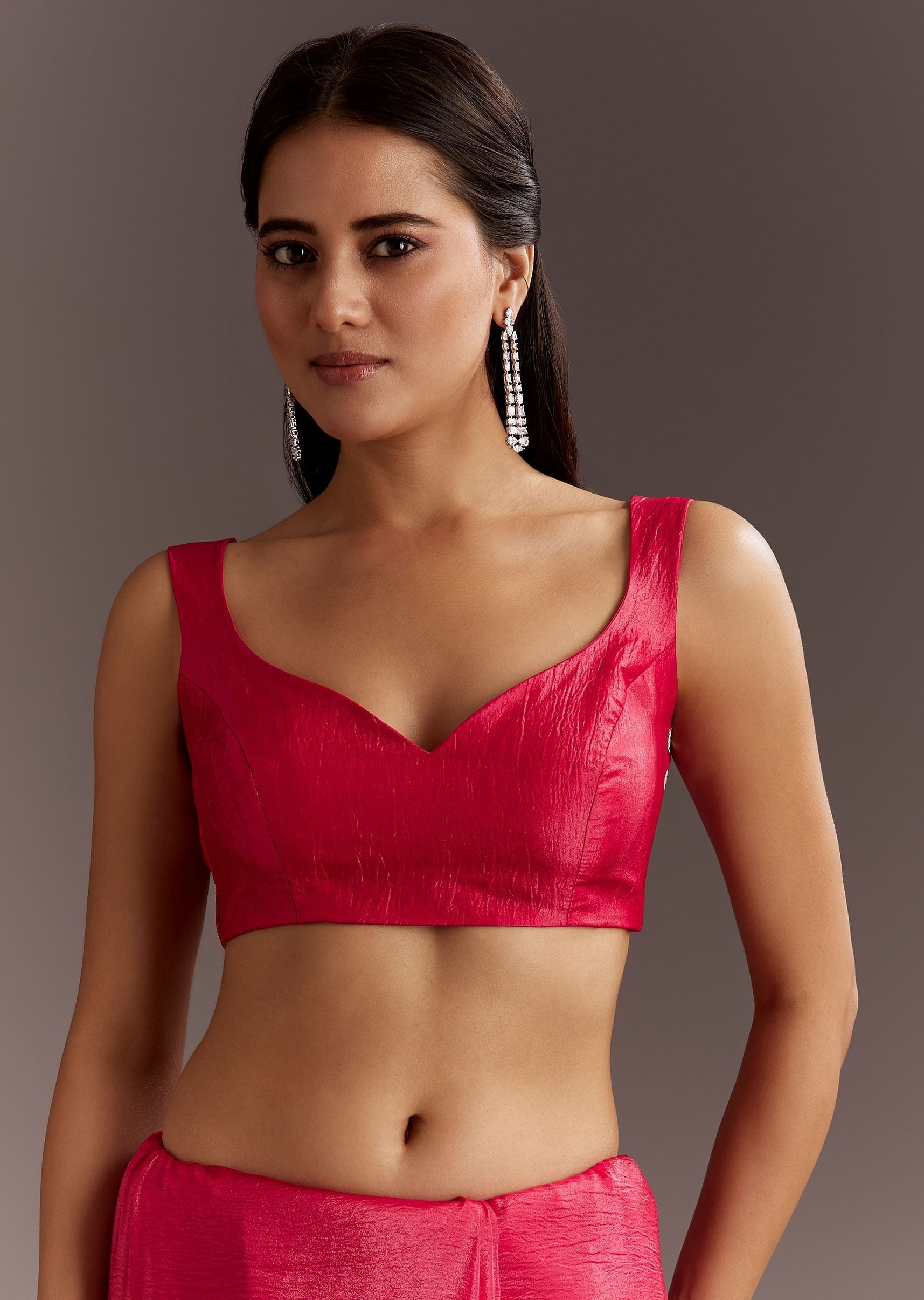 red-crushed-tissue-saree-with-floral-embroidery-and-scallop-border-sg268904-7_17f0a9bb-e201-4a49-93e5-94e5ba537d6e.jpg