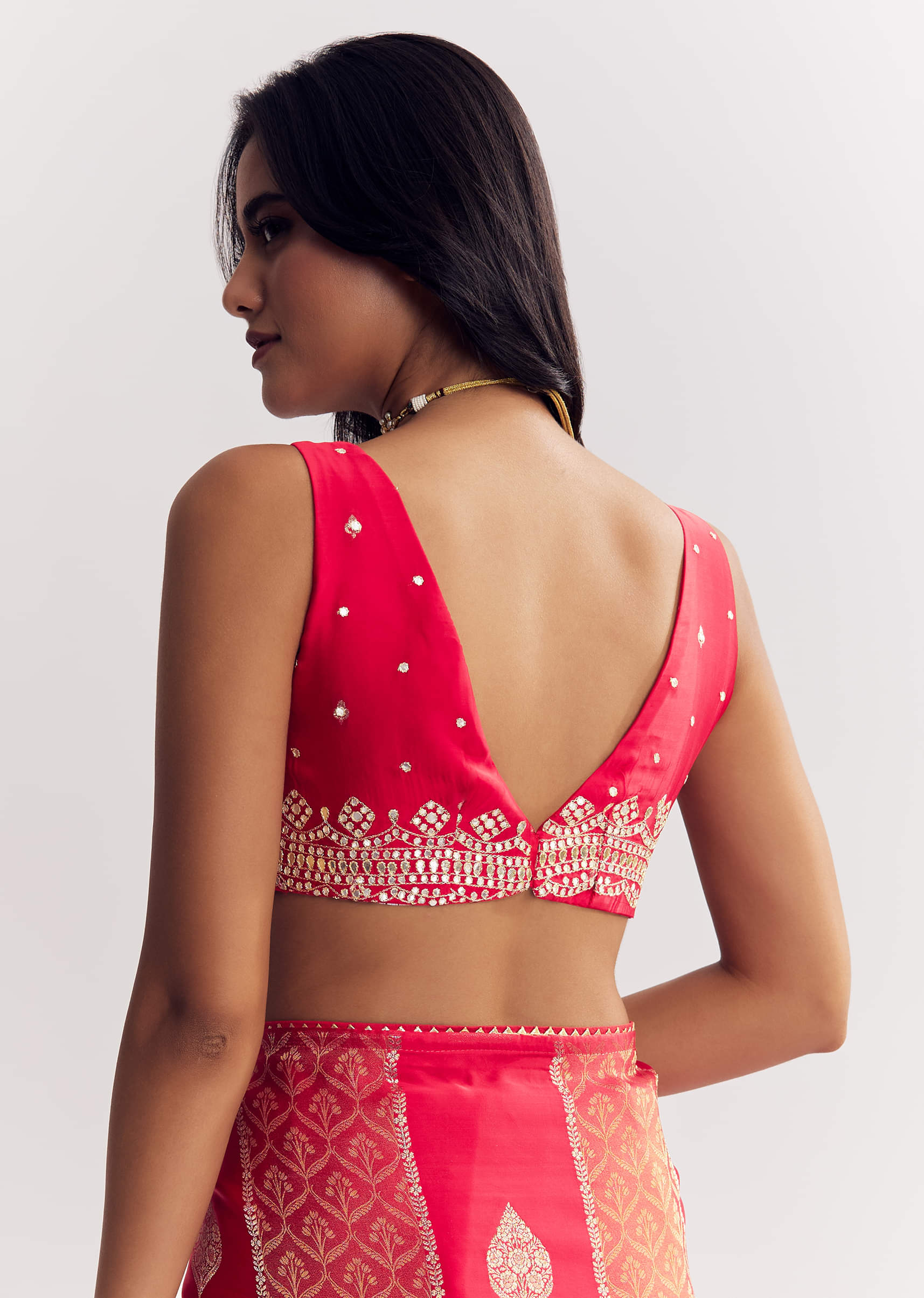 red-dola-silk-saree-with-gota-patti-woven-motifs-sg312381-8_88466ec7-be09-4237-be56-811658f8892c.jpg