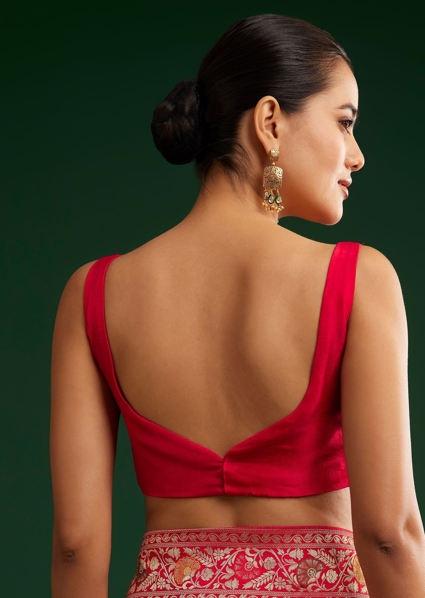 red-dola-silk-saree-with-zari-detailing-sg292687-8_8a8c7e0c-713a-4077-bd06-3e28dba0c9c9.jpg