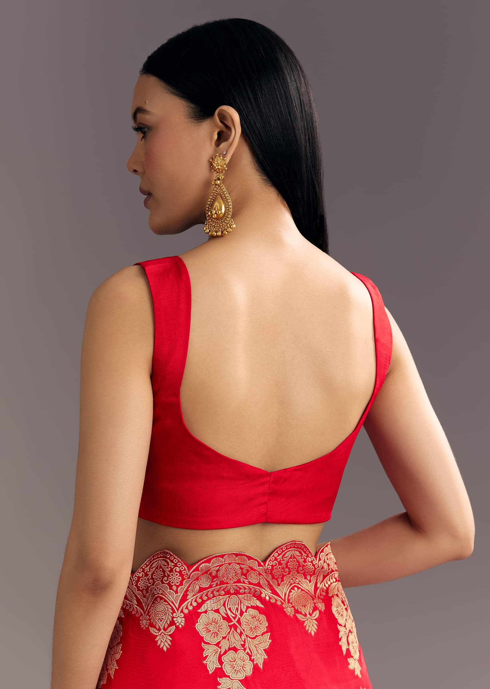red-dola-silk-woven-motif-saree-with-scallop-border-sg284682-8_cd9562b1-a7c0-4386-a287-ff84d107fbec.jpg