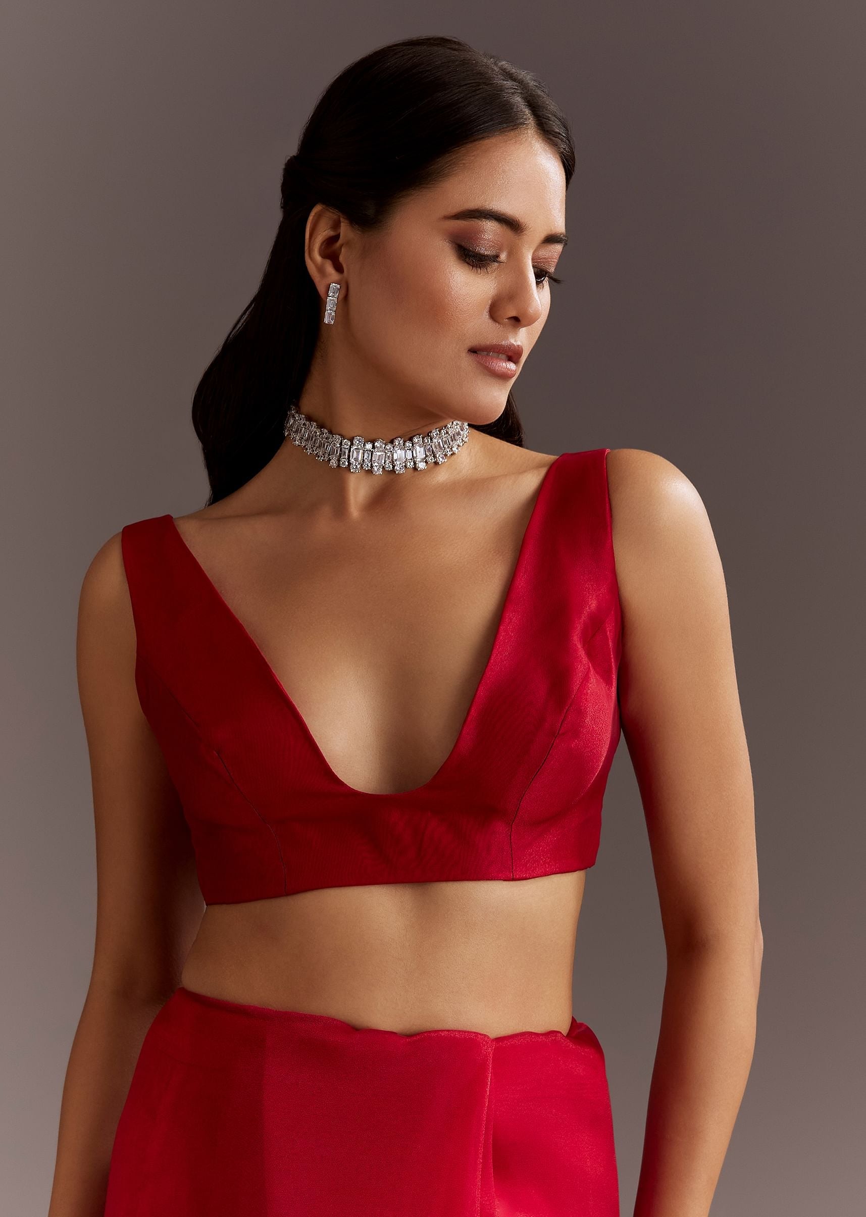 red-glass-tissue-saree-with-cutdana-and-sequins-scallop-border-sg291261-7_58c2f2c6-6689-4915-ab80-79c41b6e1d0d.jpg