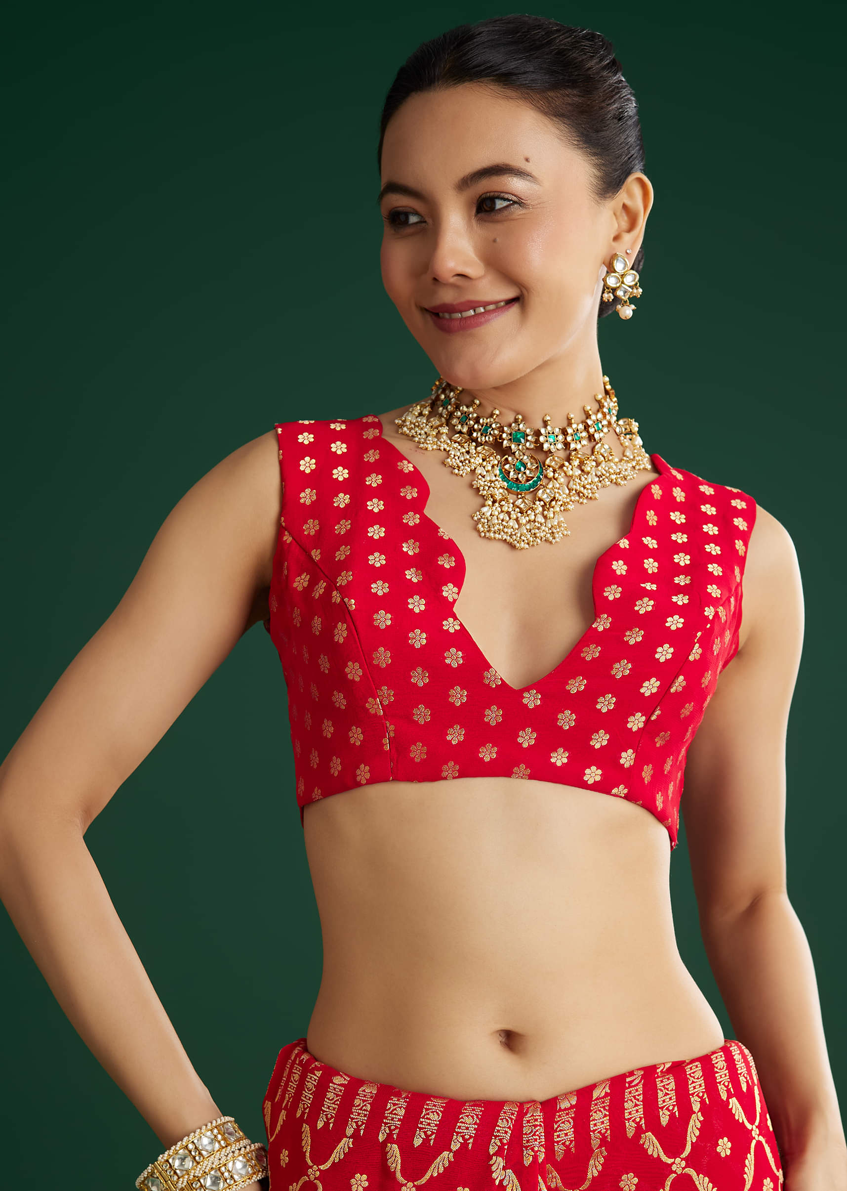 red-jaal-work-saree-with-floral-border-and-pallu-sg311894-7_61c7f7ba-34fa-40b5-85a9-c0f1610342ac.jpg
