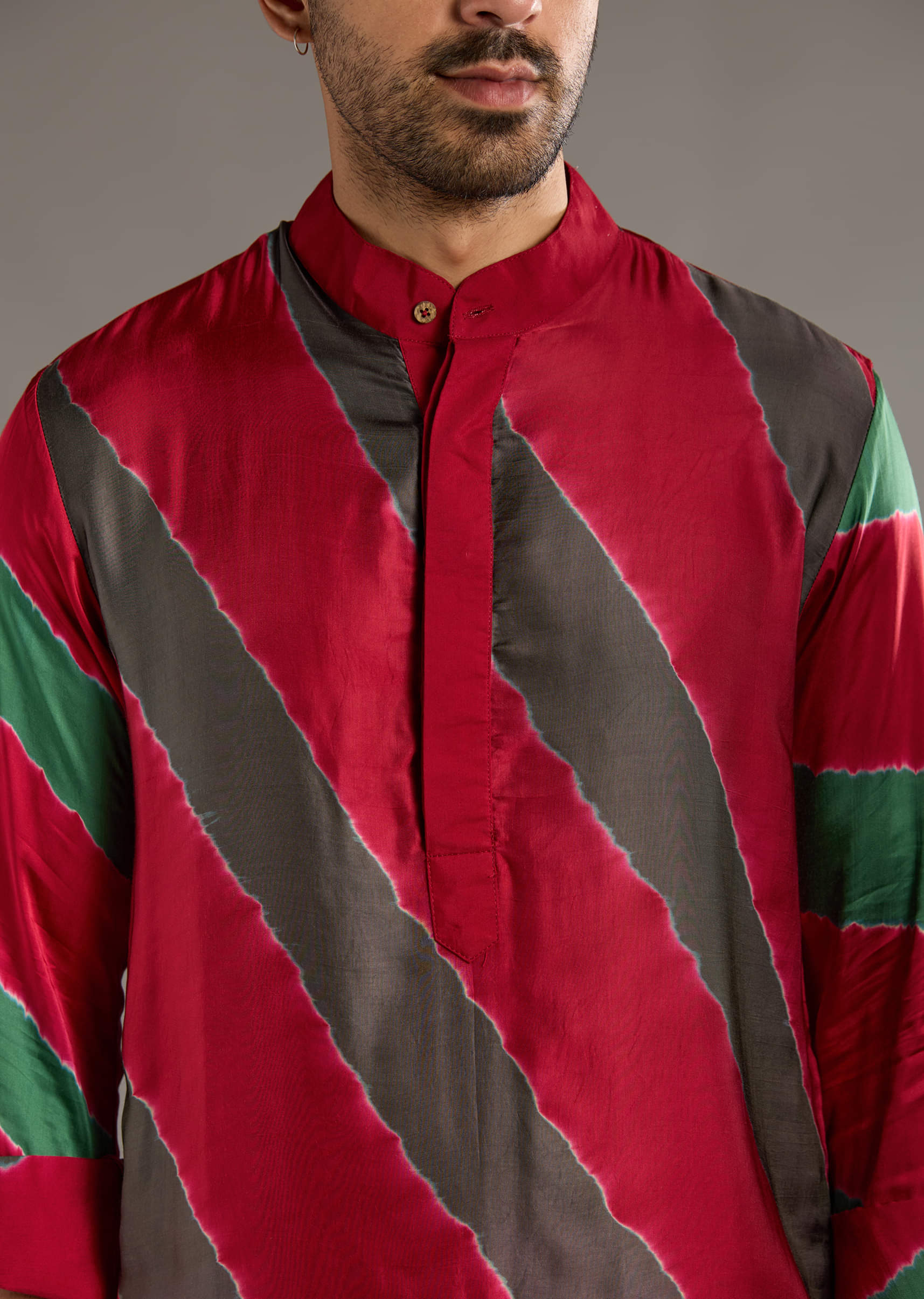 red-modal-kurta-set-for-men-with-hand-dyed-leheriya-print-sg349629-2.jpg