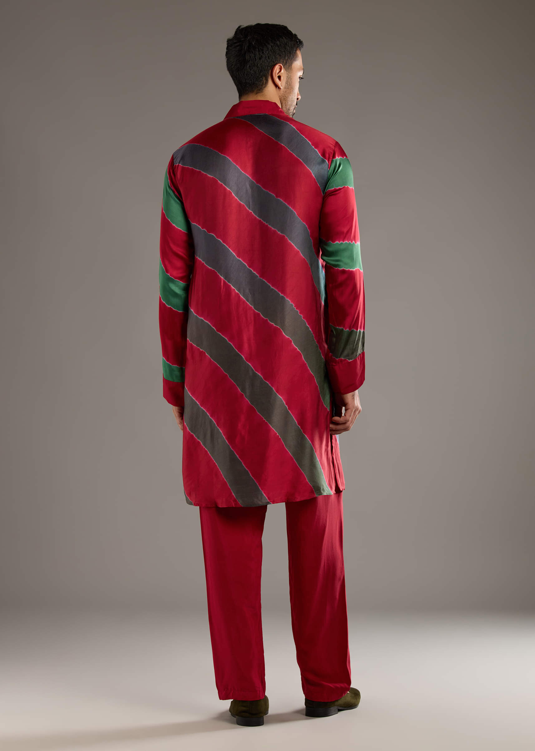 red-modal-kurta-set-for-men-with-hand-dyed-leheriya-print-sg349629-5.jpg