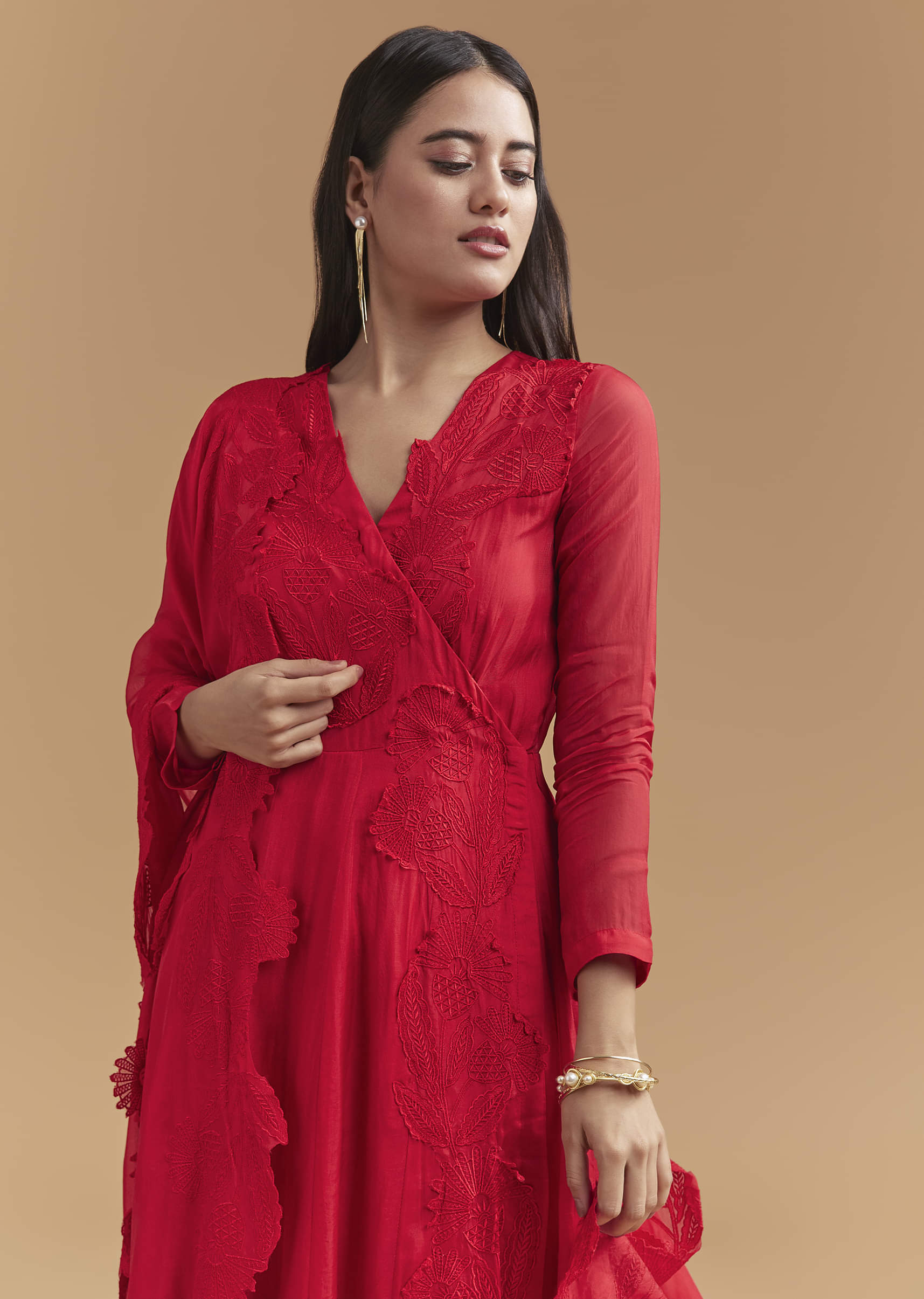 red-organza-anarkali-suit-with-intricate-resham-work-sg346981-4.jpg