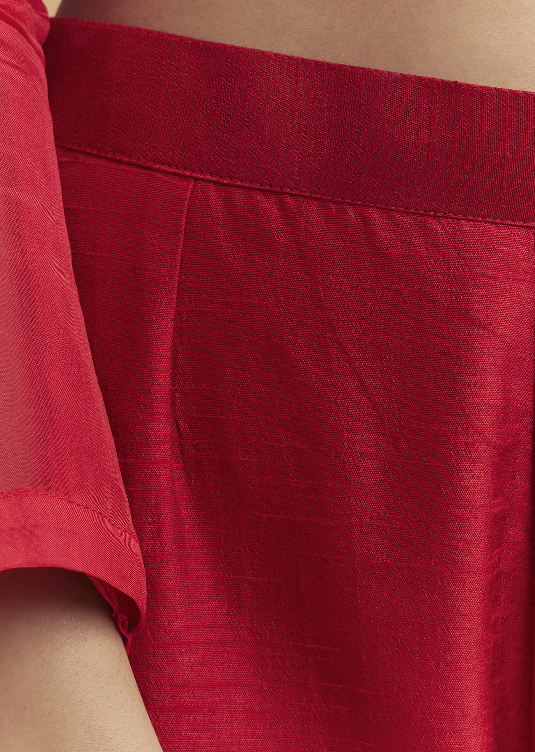 red-organza-anarkali-suit-with-intricate-resham-work-sg346981-6.jpg