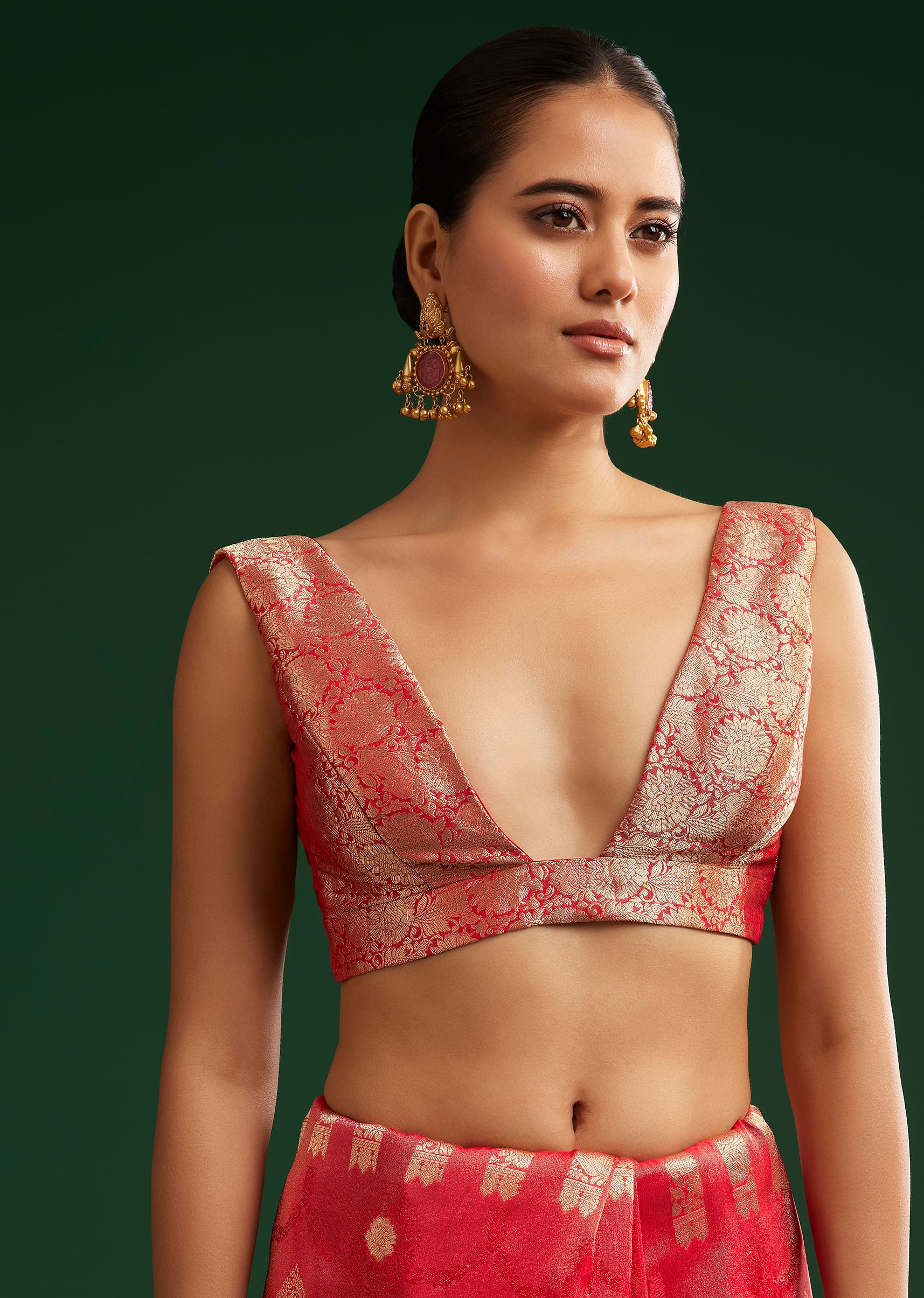red-saree-with-zari-motif-and-heavy-embroidered-blouse-sg292409-7_b6141a1c-ba62-489b-bd8a-8061d41bbbbd.jpg