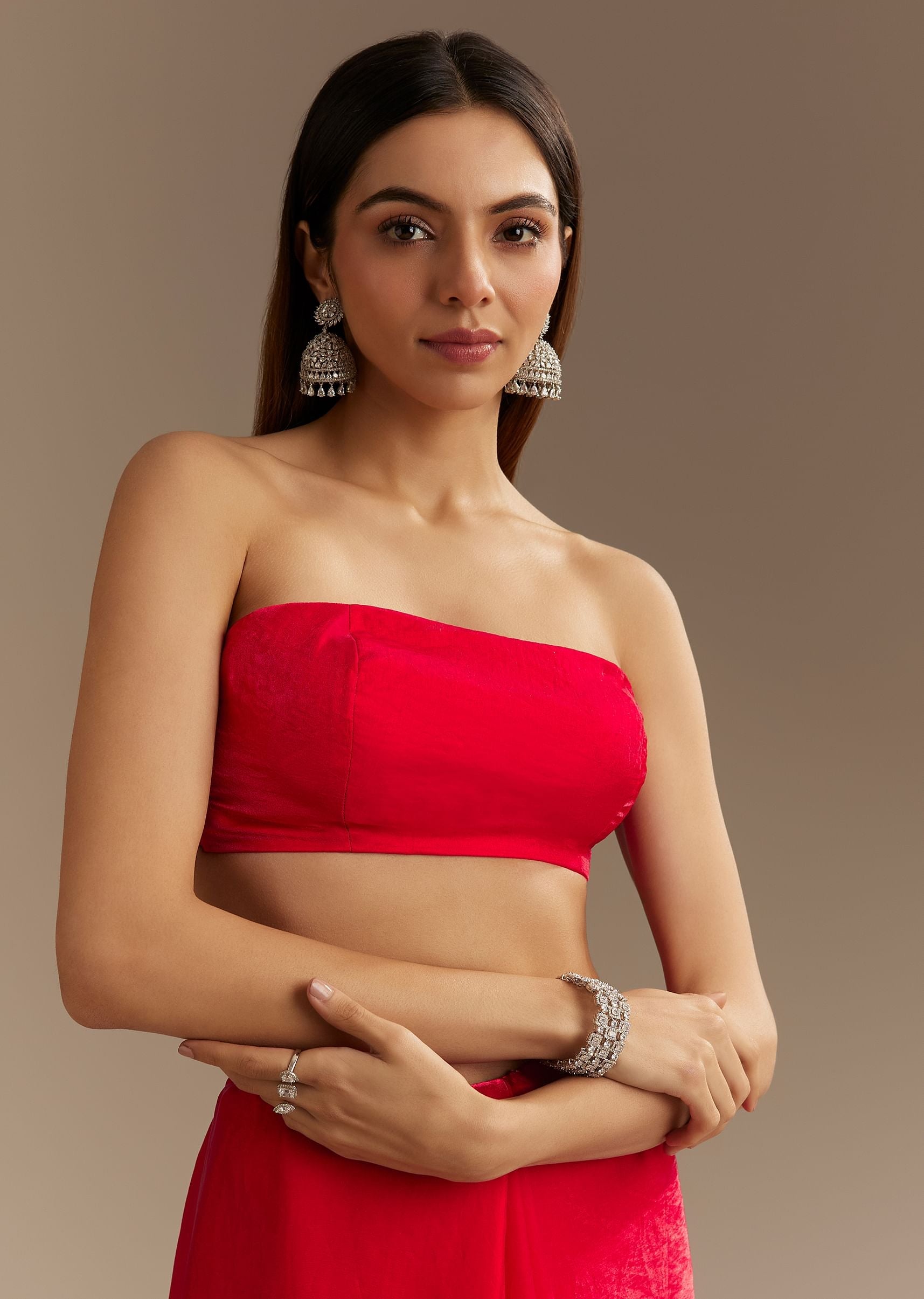 red-satin-saree-with-zardosi-embroidery-and-scallop-border-sg294654-8_761a632a-c615-4b82-a6d6-a22d3383678e.jpg
