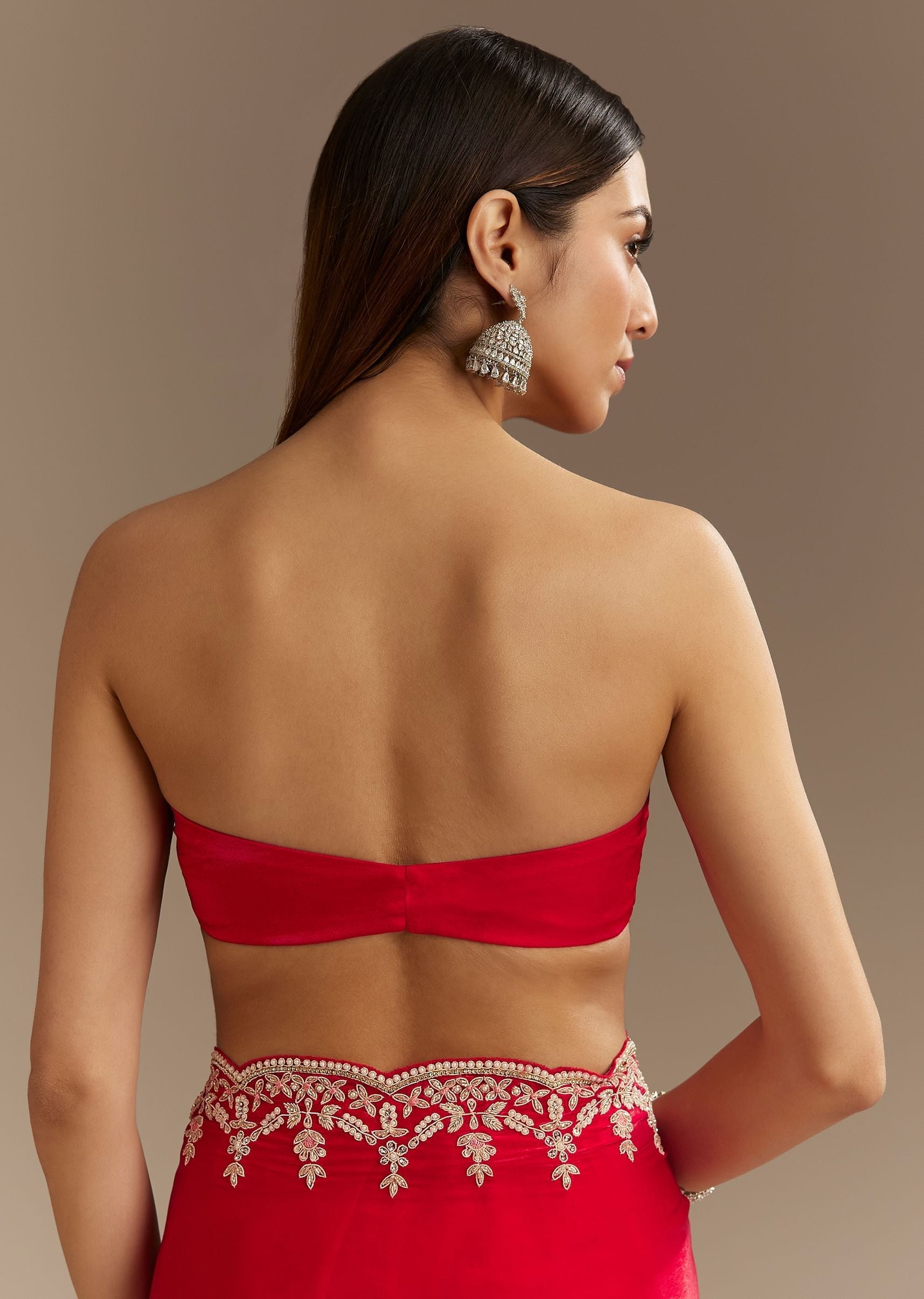 red-satin-saree-with-zardosi-embroidery-and-scallop-border-sg294654-9_3502ffde-8af5-4d86-8c3e-f5b6827f9cf6.jpg