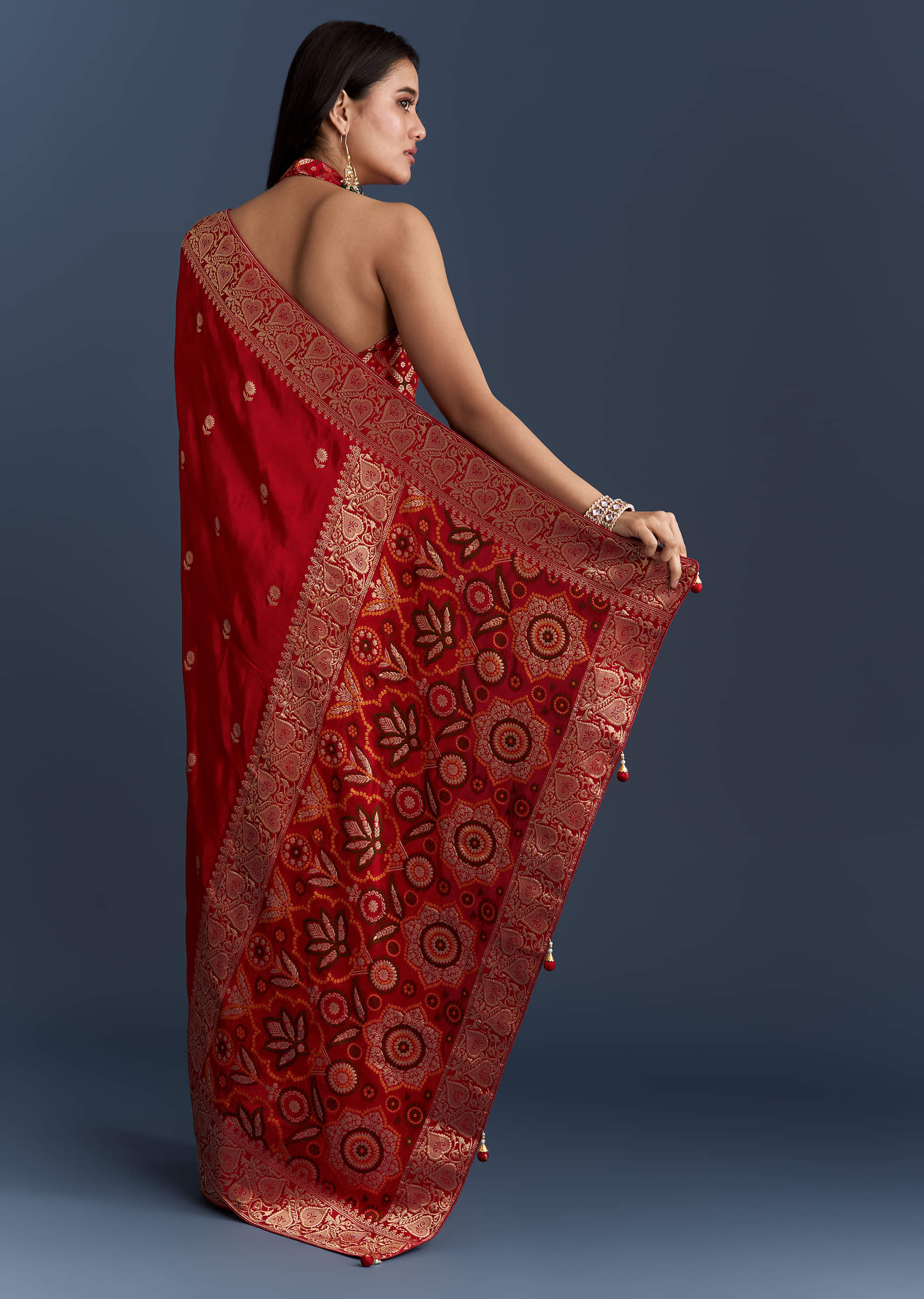 red-satin-woven-saree-with-floral-motif-work-sg350485-4.jpg