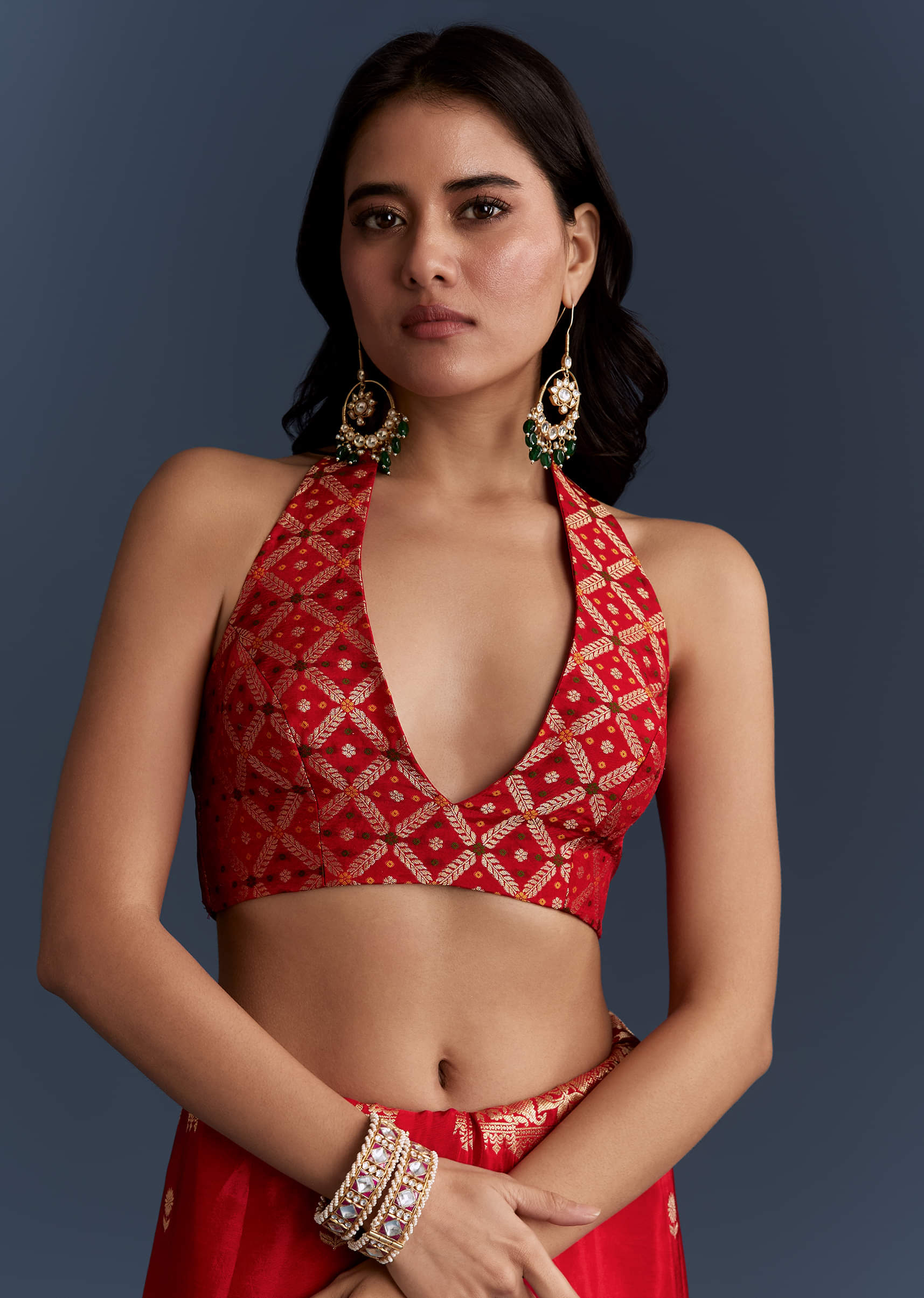 red-satin-woven-saree-with-floral-motif-work-sg350485-7.jpg