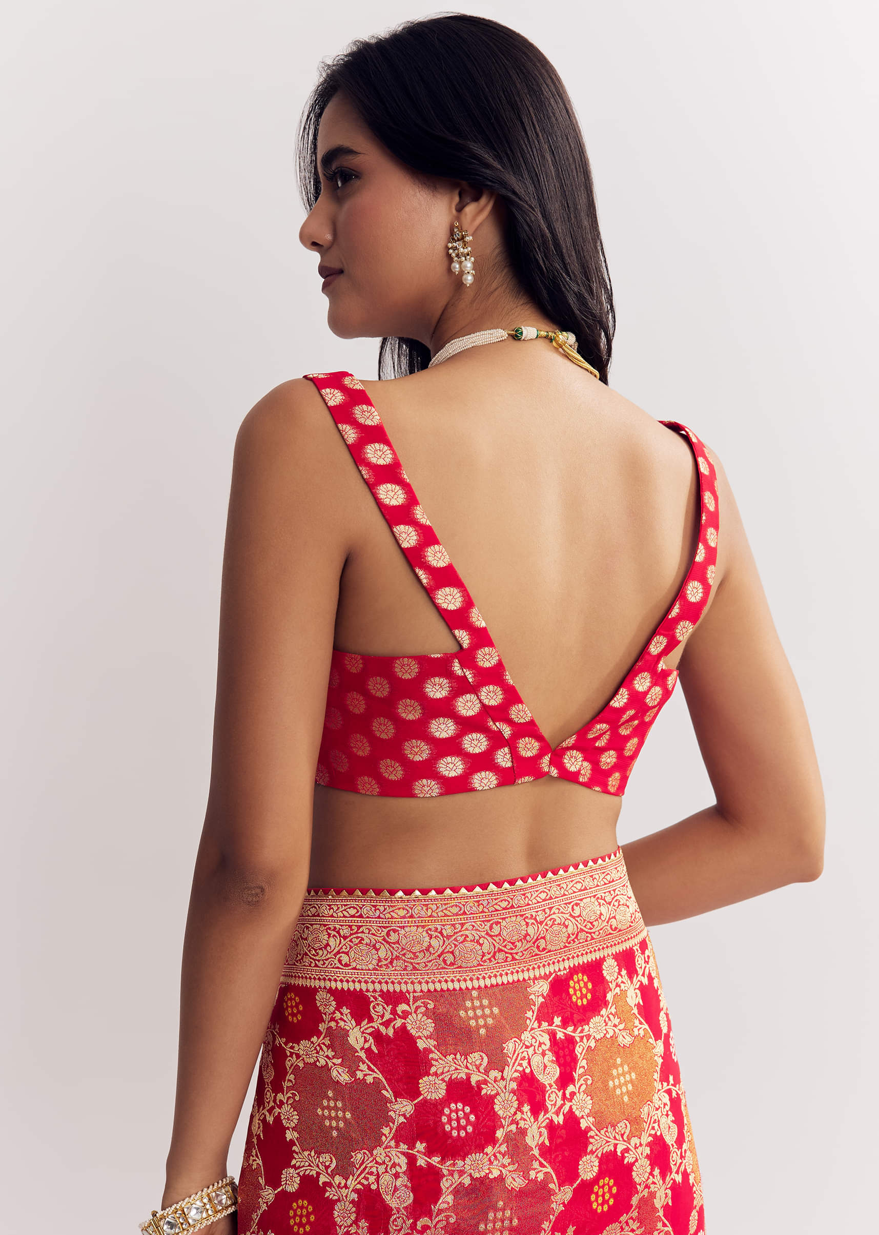 red-shaded-dola-silk-saree-with-zari-jaal-work-sg312399-8_28f5a52a-5cb5-4a1f-b4bb-5e8609f8d19f.jpg