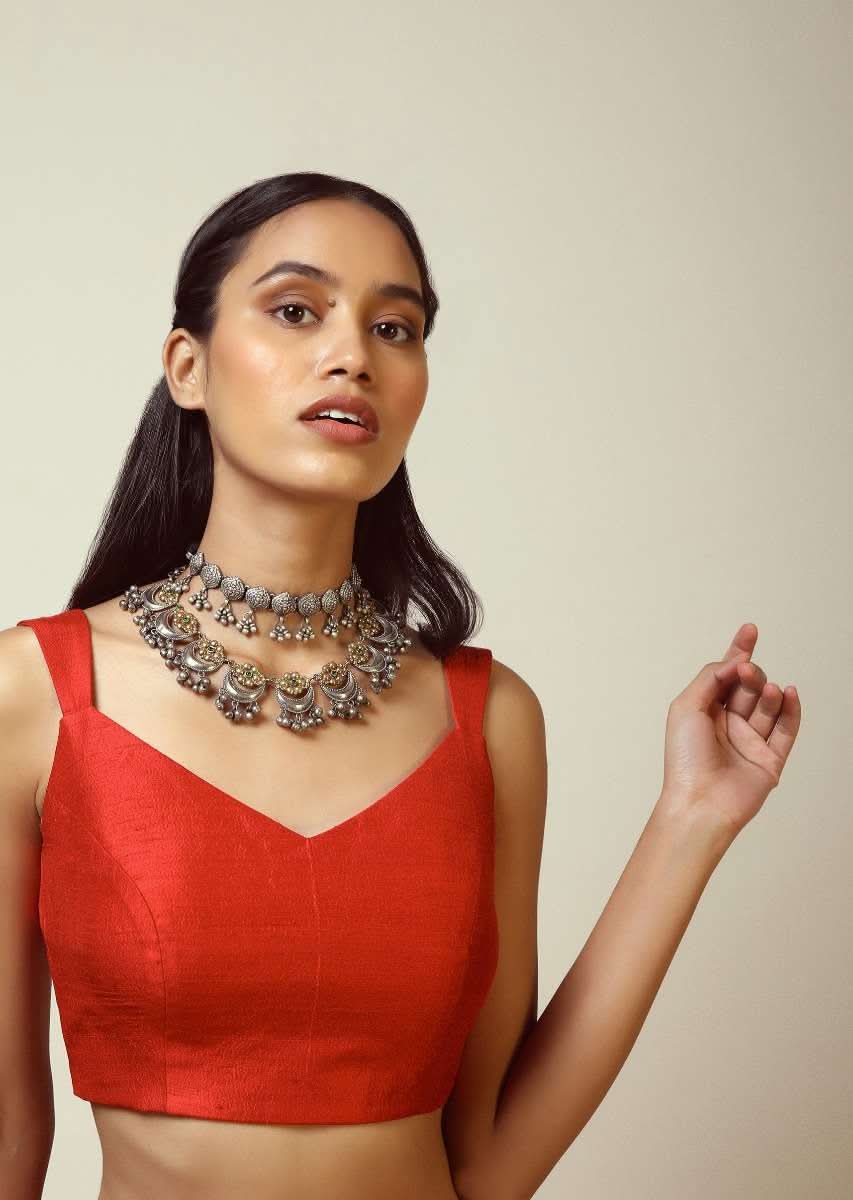 red-sleeveless-blouse-in-raw-silk-with-v-cut-neckline-and-side-zip-closure-online-kalki-fashion-m001dd517y-sg7972_4_6e43d22c-08cd-4d30-89fc-40d5789b78cc.jpg