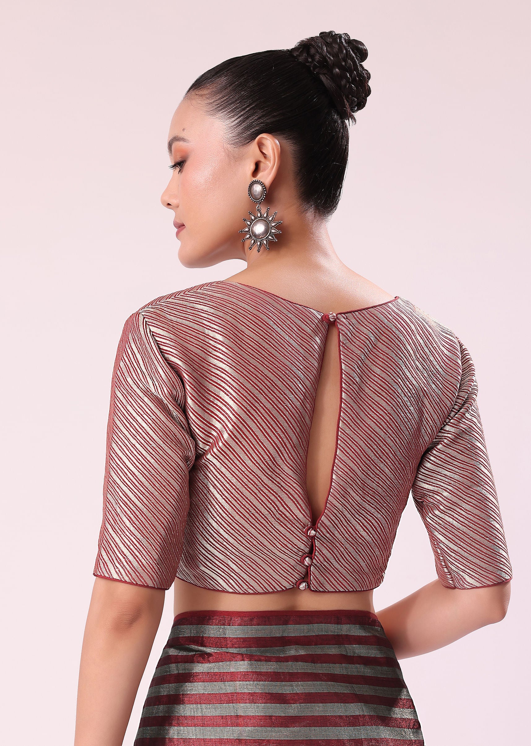red_and_silver_striped_chanderi_tissue_saree_with_pipe-sg229870_10_7f9655f1-3a2c-46e9-b544-4887e9503982.jpg