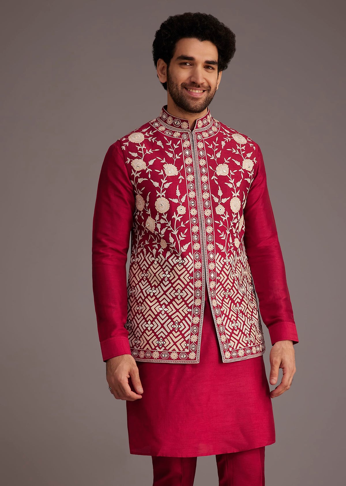 red_floral_embroidered_jacket_kurta_set-sg259821_4_d136518a-0955-4d86-a04e-f62f2a918f60.jpg