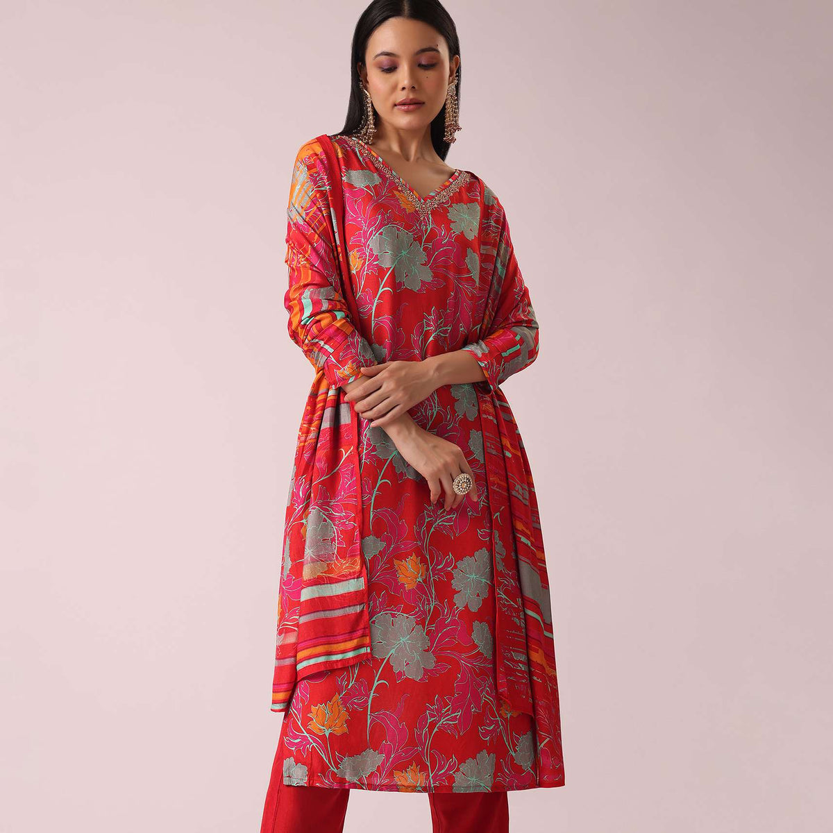 red_floral_print_silk-sg179036_7_17db84c2-7503-4607-9f4b-66c7ee254e24.jpg