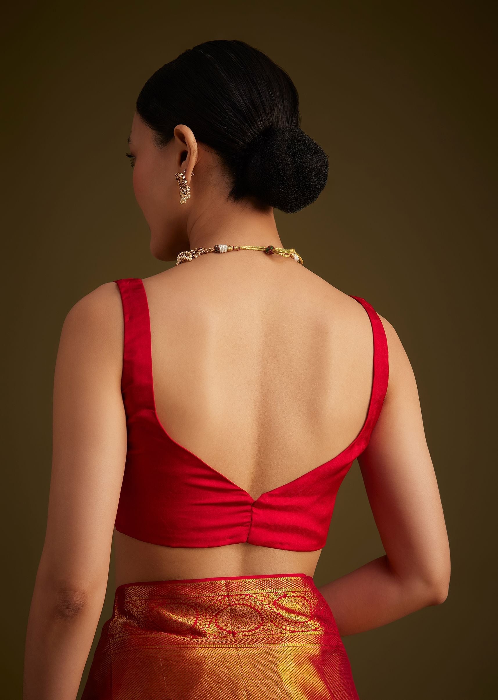 red_kanjivaram_silk_saree_with_golden_zari_detailing-sg292257_10_50f88cae-1d13-4b5f-abce-a8af00dfcd22.jpg