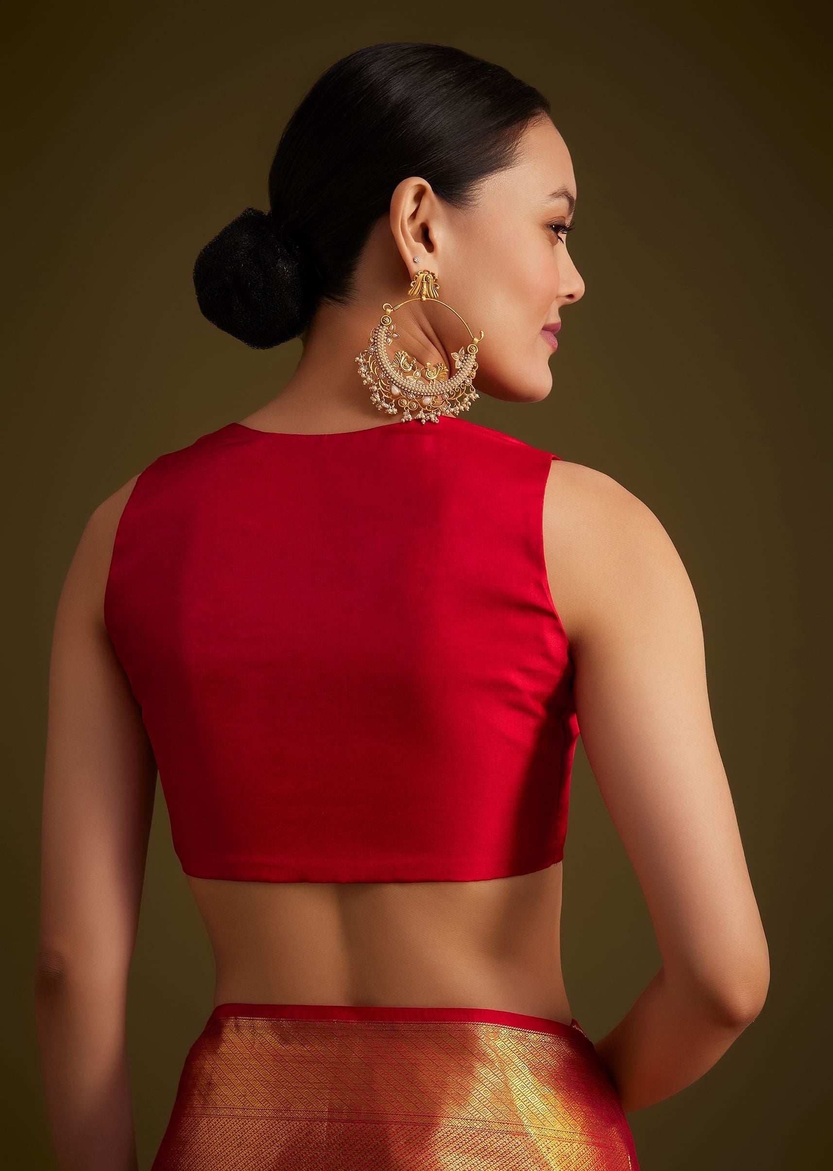 red_kanjivaram_silk_saree_with_golden_zari_woven_border-sg292261_10_56b7ebe9-dde6-4f3a-bef3-03a56ee0f00d.jpg