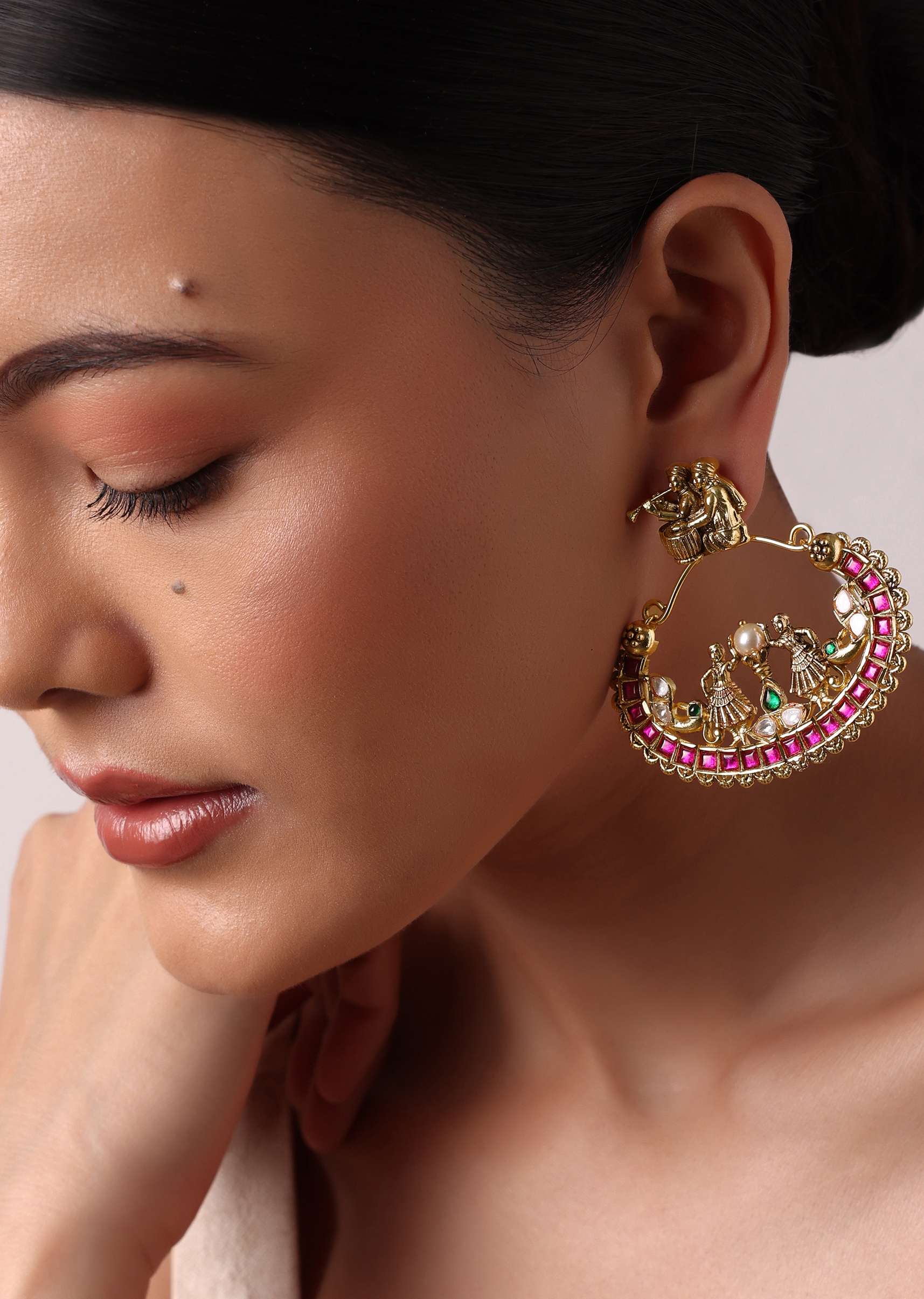 red_kundan_oval_danglers-sg214214_4_8e9bc0df-8e64-404e-a2b2-e00139a06046.jpg