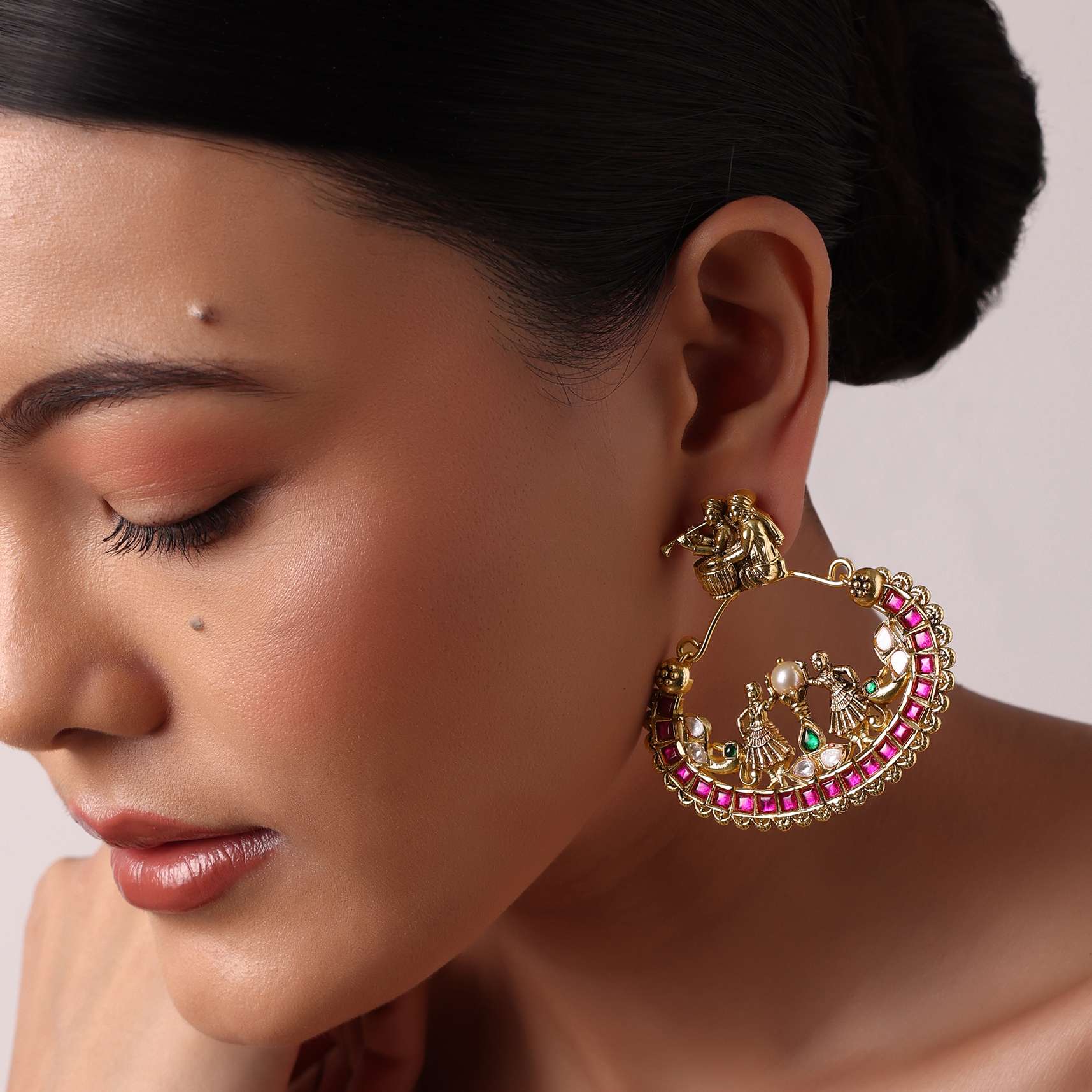 red_kundan_oval_danglers-sg214214_5_15d649a8-e8c9-4935-a926-a4cad3fa97f8.jpg