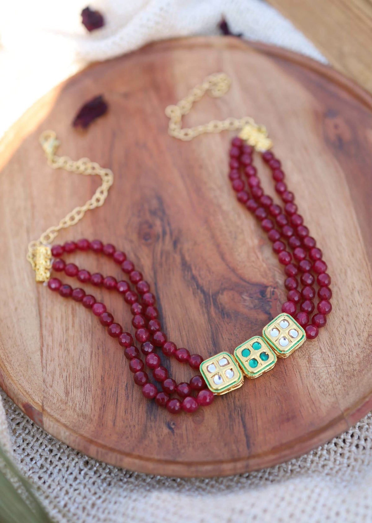 red_pearl_and_kundan-j014phz60022y-sg98364_4_034022f5-cdf8-4bd3-aba3-b1ca30755b11.jpg
