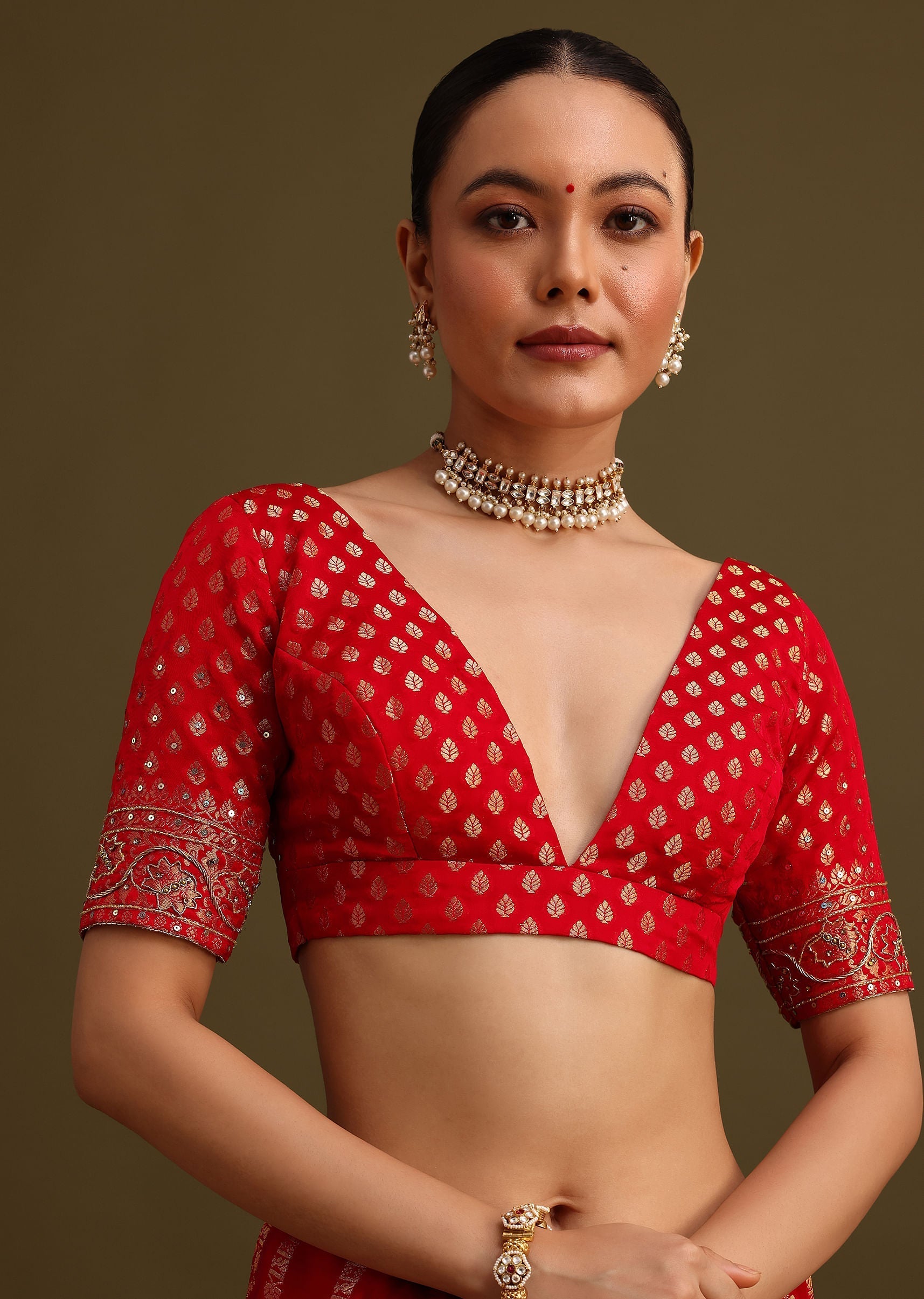 red_zardosi_embroidered_saree_with_unstitched-sg213169_11_4e924fff-de8d-4b1f-a9c9-d01e58e9016d.jpg