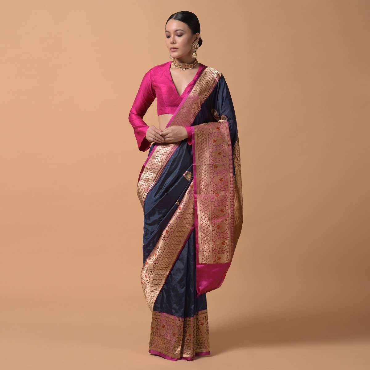 royal-blue-saree-in-pure-handloom-silk-with-woven-floral-buttis-and-magenta-floral-border-online-kalki-fashion-v004nam18y-sg46727_4_03222d4d-4ff0-4a65-9eae-10f8132a118e.jpg