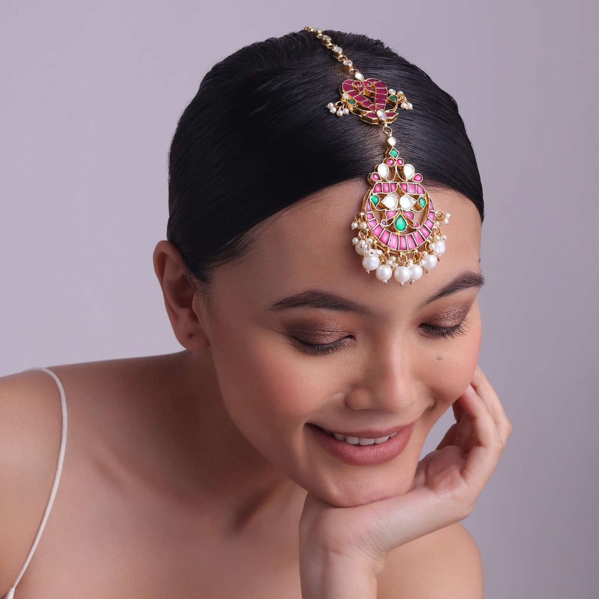 ruby_stones_studded_kundan_mangtikka-sg145780_3_7ad202e1-1648-4865-8be8-963d8dd808e2.jpg
