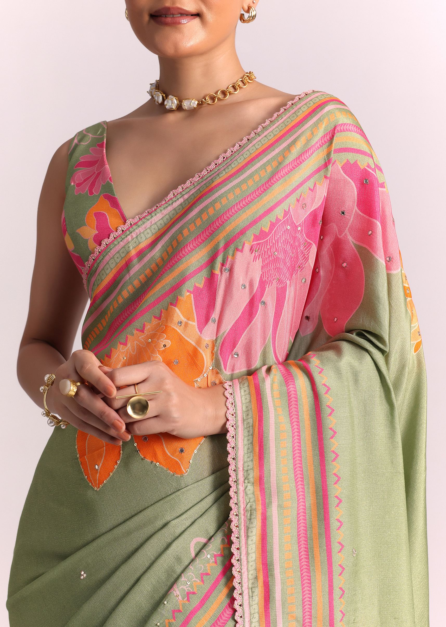 sg257762-green_floral_print_saree_with_mirror_work_6_371e66cf-dec4-4de3-ba2c-9323ca9025eb.jpg