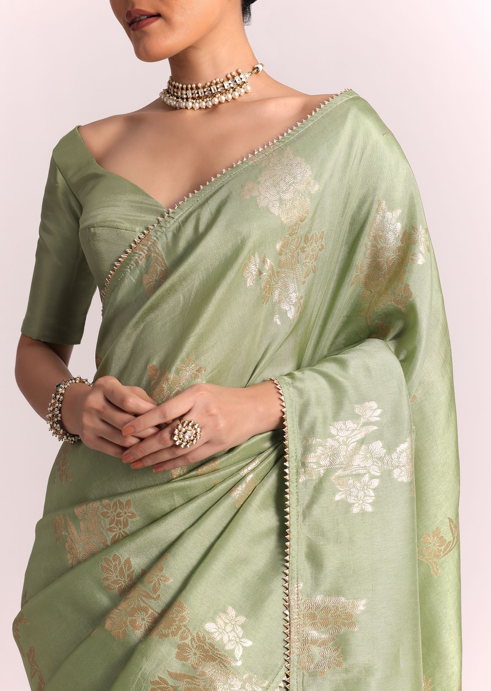 sg257768-green_dola_silk_embroidered_saree_with_gotta_patti_and_lurex_6_8ba8b366-86cd-4a2e-8e24-5b1920f4644b.jpg