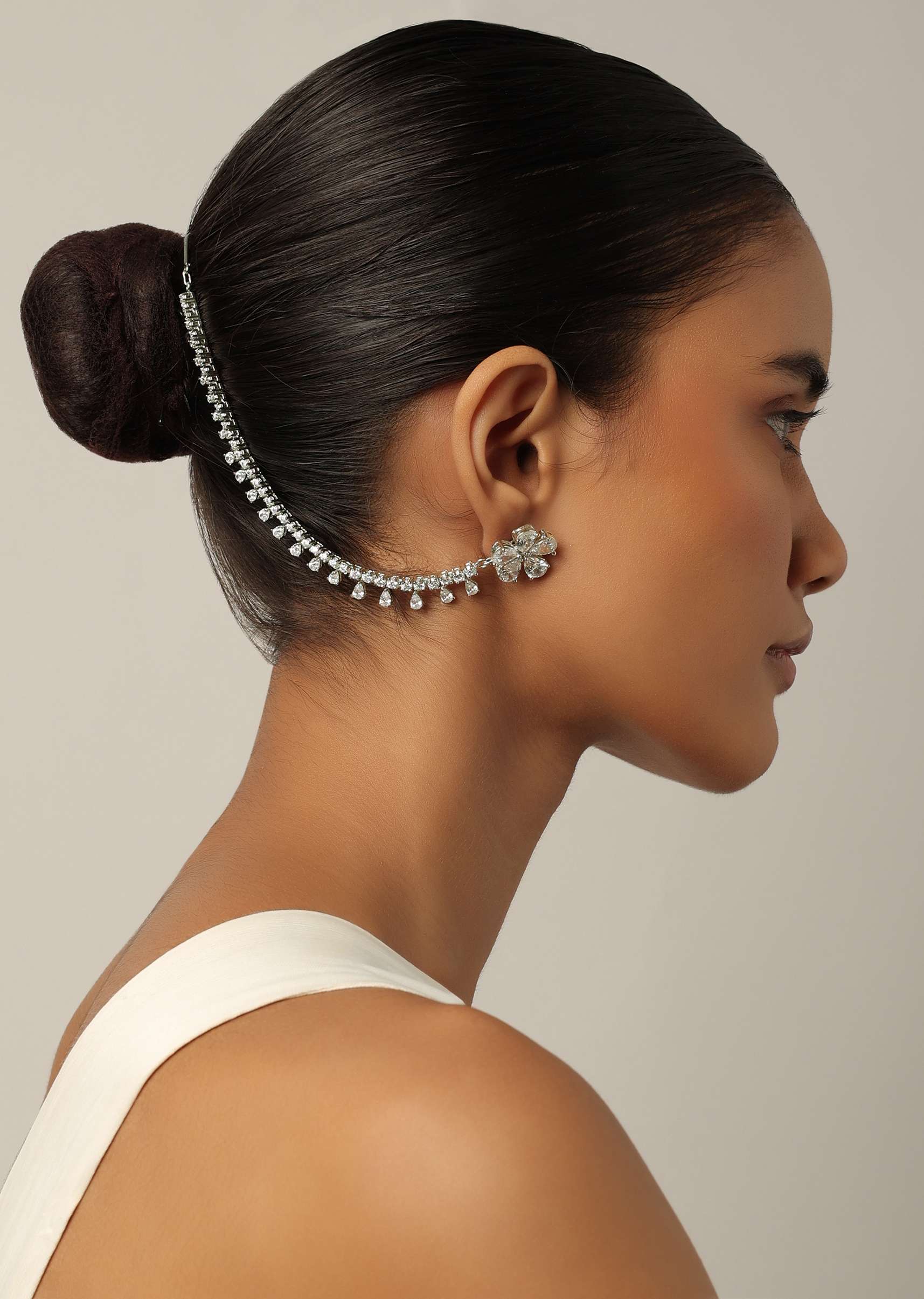 silver_finish_ear_chain_wi-sg170496_3_e0623fe9-c330-4c6c-91cd-109127cc5ce2.jpg
