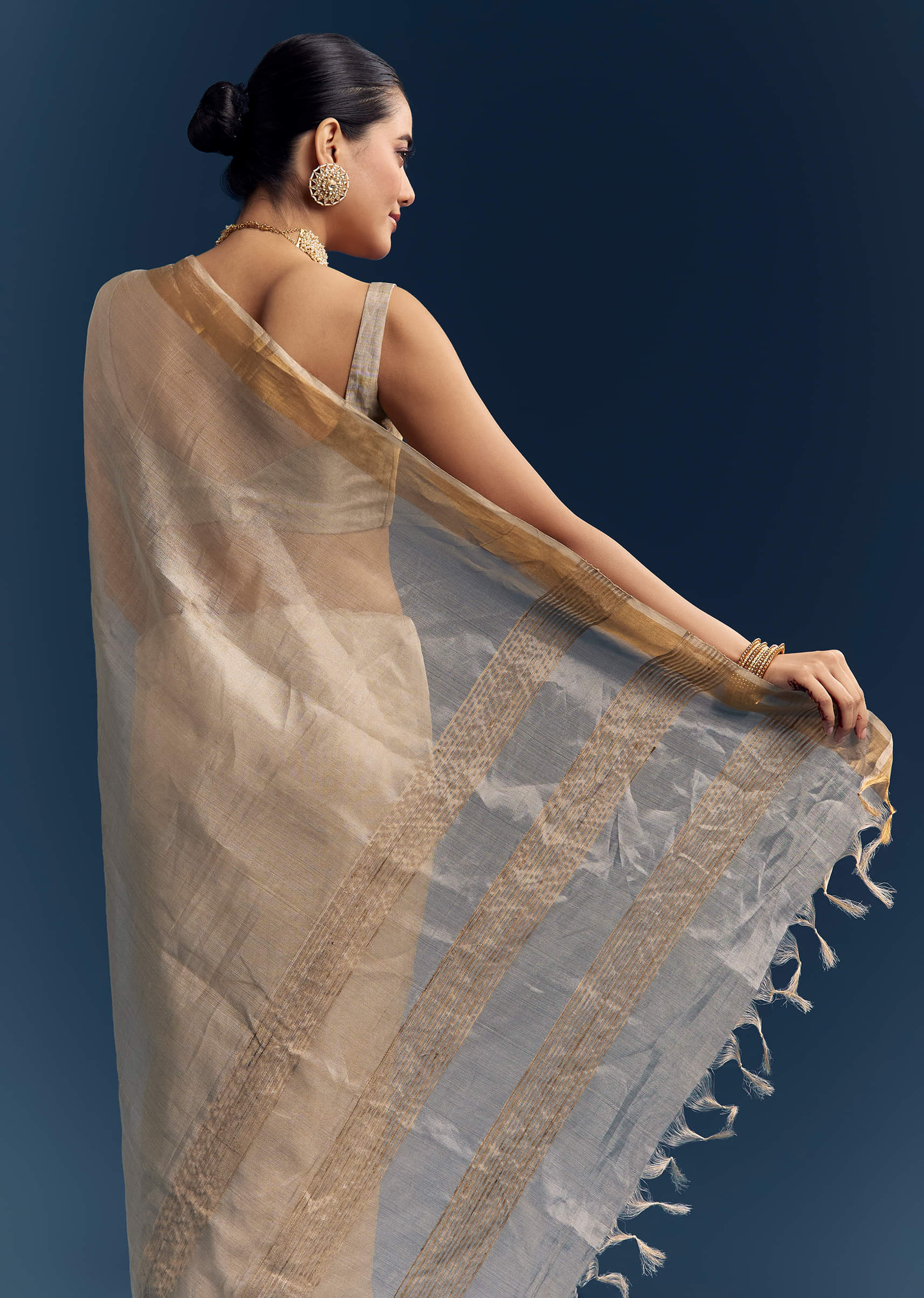 silver_grey_tissue_organza_woven_saree_with_golden_zari-sg346425-9_4.jpg