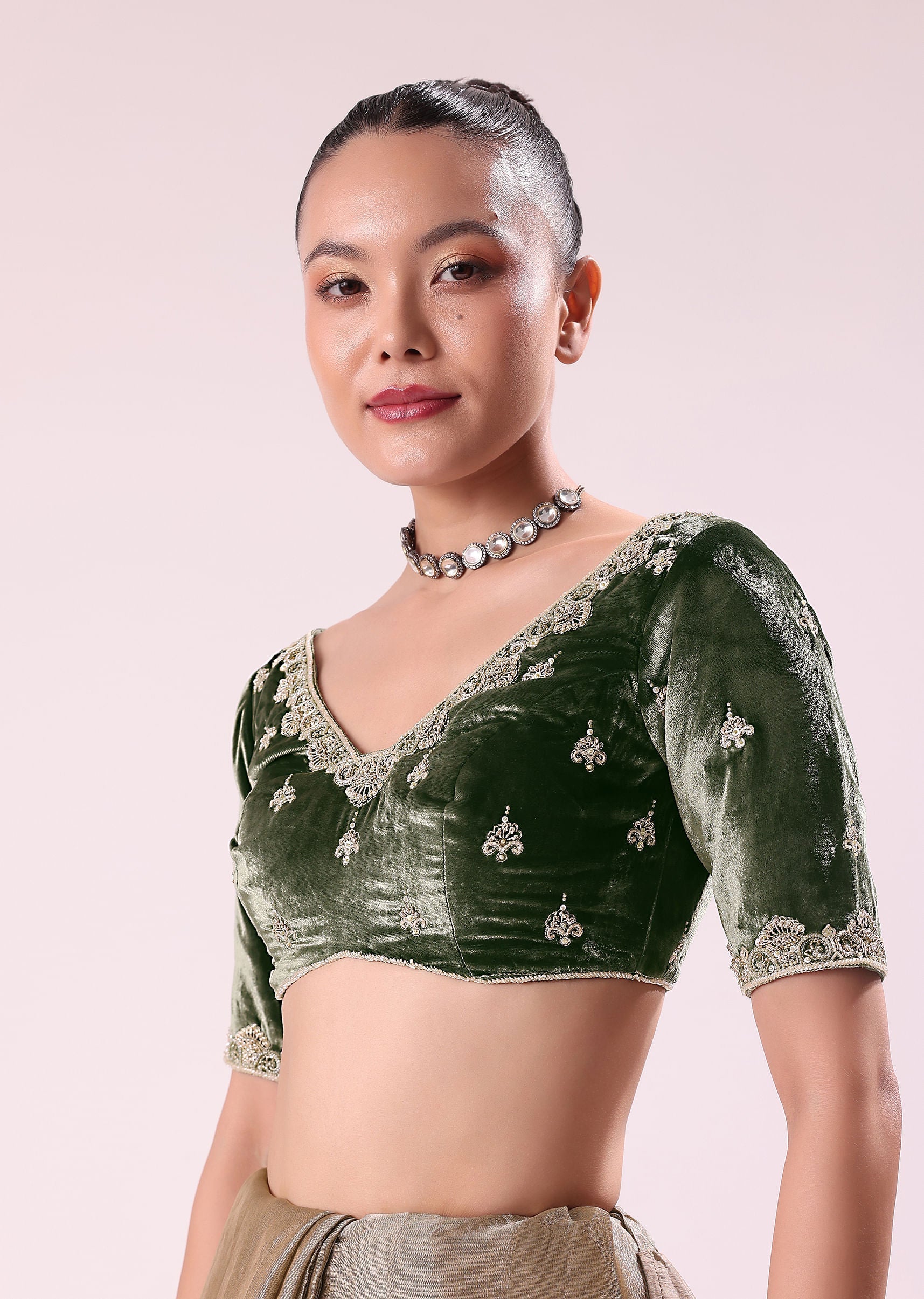 silver_zari_tissue_saree_with_embroidered_emerald-sg234032_8_035d4fe6-2f7c-4b2c-8239-810f1ca3fecb.jpg