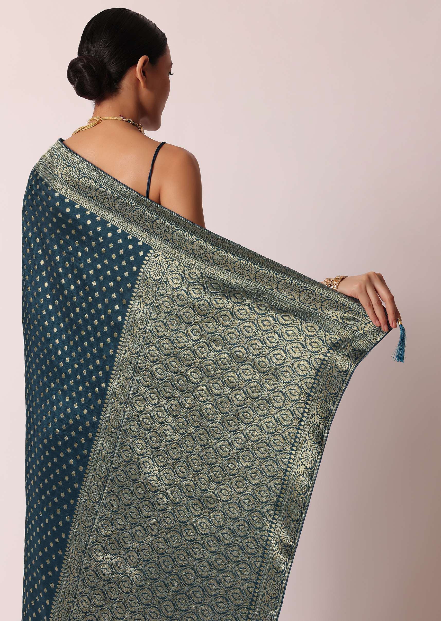 teal_dola_silk_saree_with_woven_zari_pallu-sg182470_3_d4b57a4f-c552-4314-8031-5585abad5359.jpg