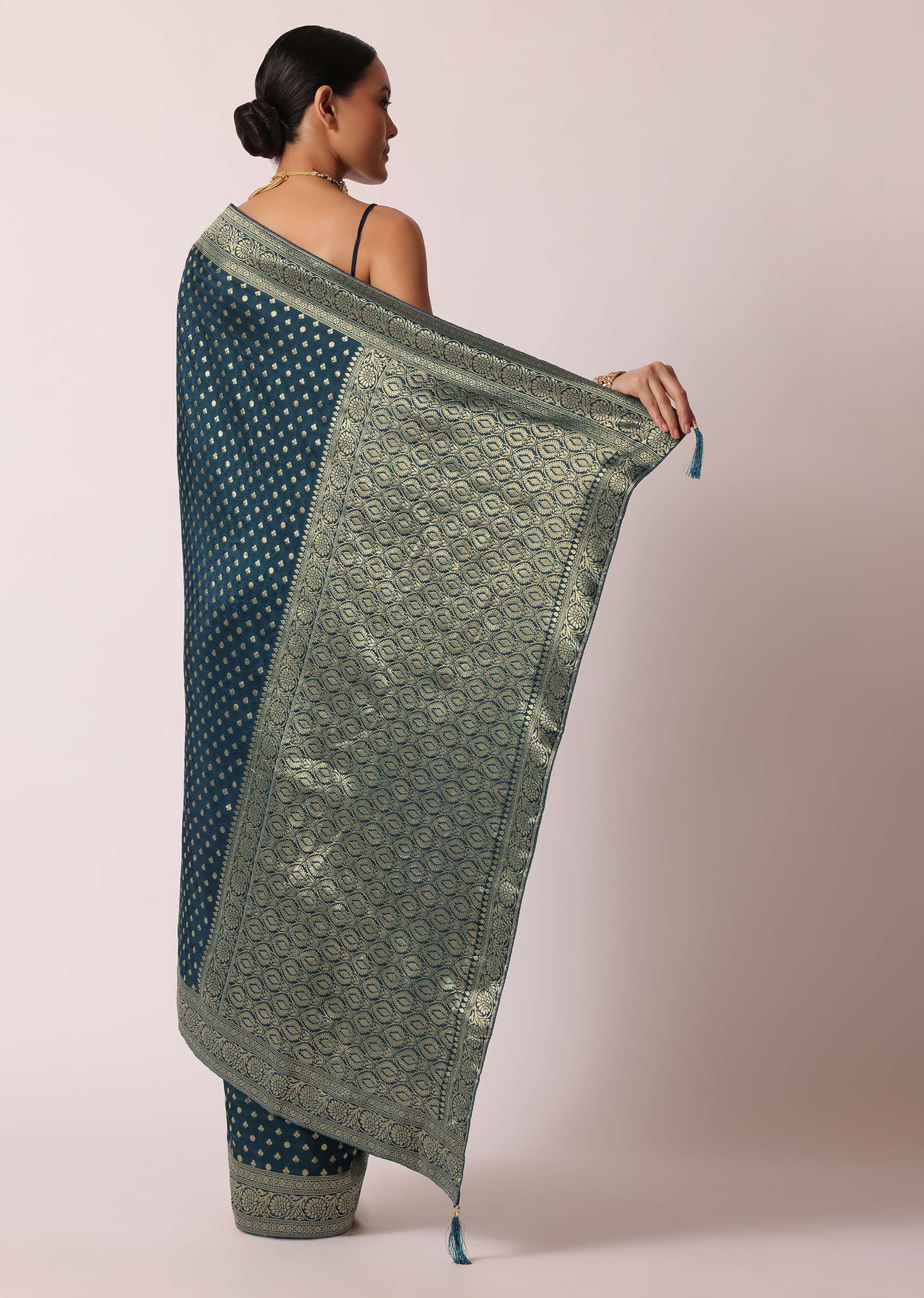 teal_dola_silk_saree_with_woven_zari_pallu-sg182470_4_e4e2bc26-8fa3-42cd-8ac5-5dcb082d7ebb.jpg