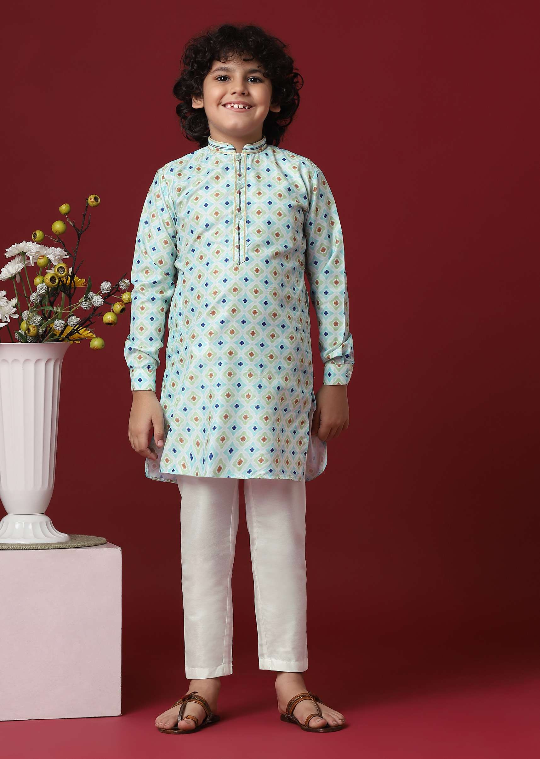 timeless_white_silk_kurta_set-sg202214_9_d503a3c4-5397-4511-908d-f3381121c607.jpg