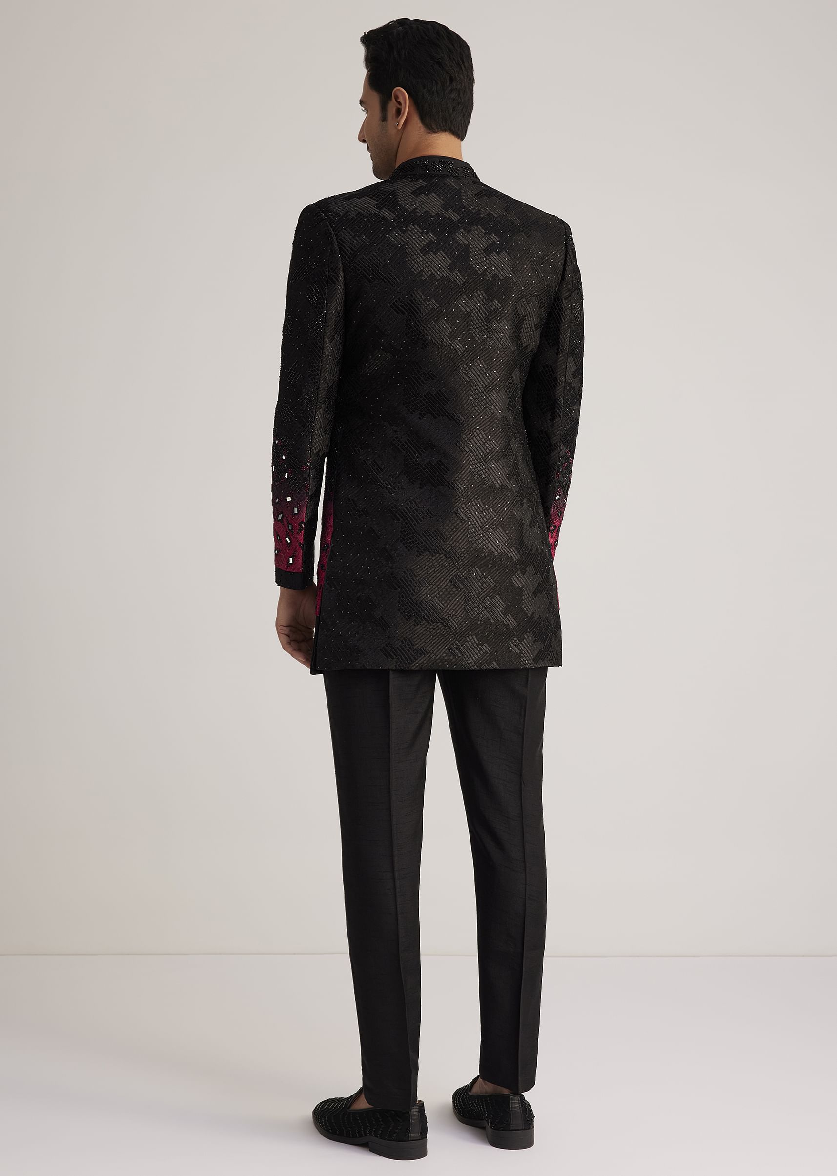 turn_heads_at_any_celebration_with_this_black_and_red_silk_j-sg270103_3.jpg