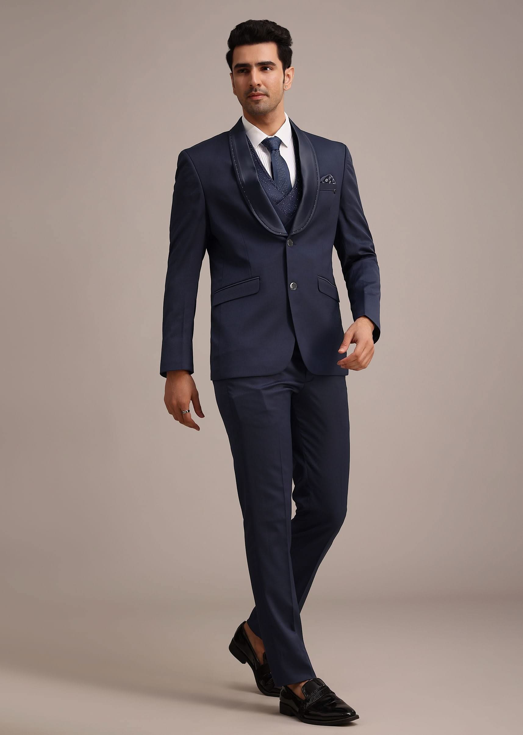 tuxedo_with_intricate_cut_w-sg201648_14_6723807b-ff55-4cb8-8817-48d24a5adbb9.jpg